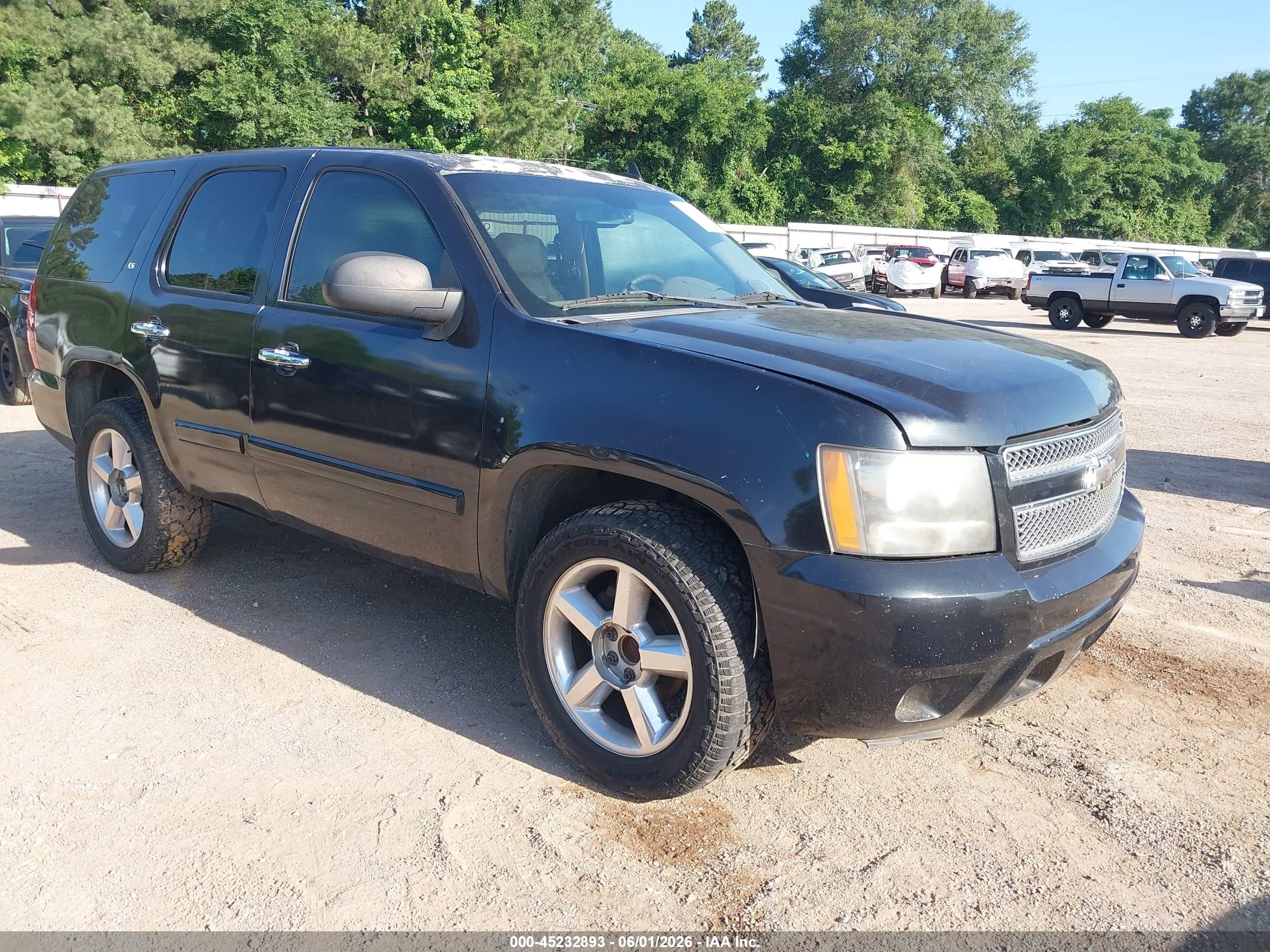 2011 Chevrolet Tahoe LT, VIN 1GNSCBE08BR114337 — Normal wear