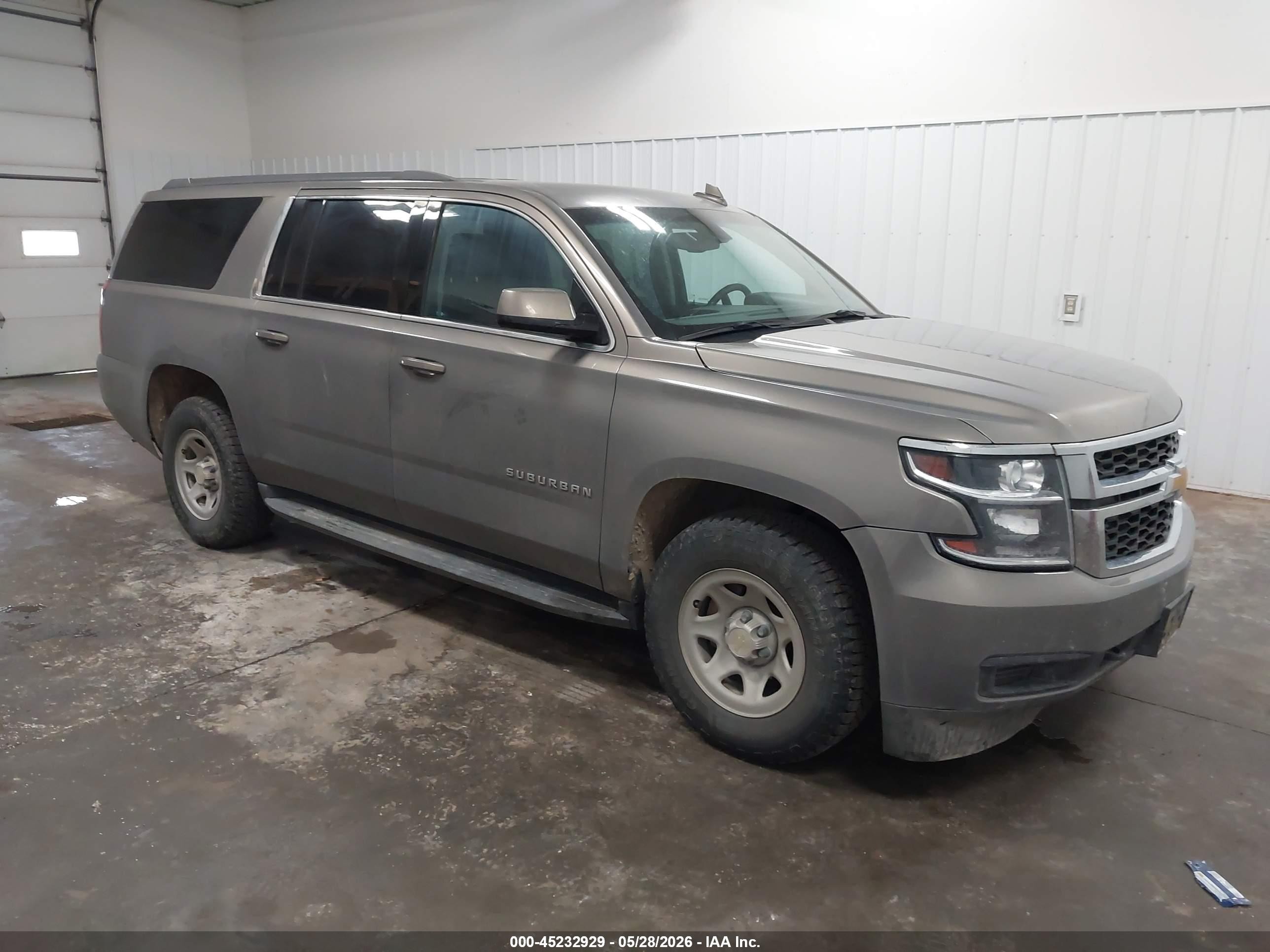 2017 Chevrolet Suburban Commercial, VIN 1GNSKKEC5HR349820 — Normal wear