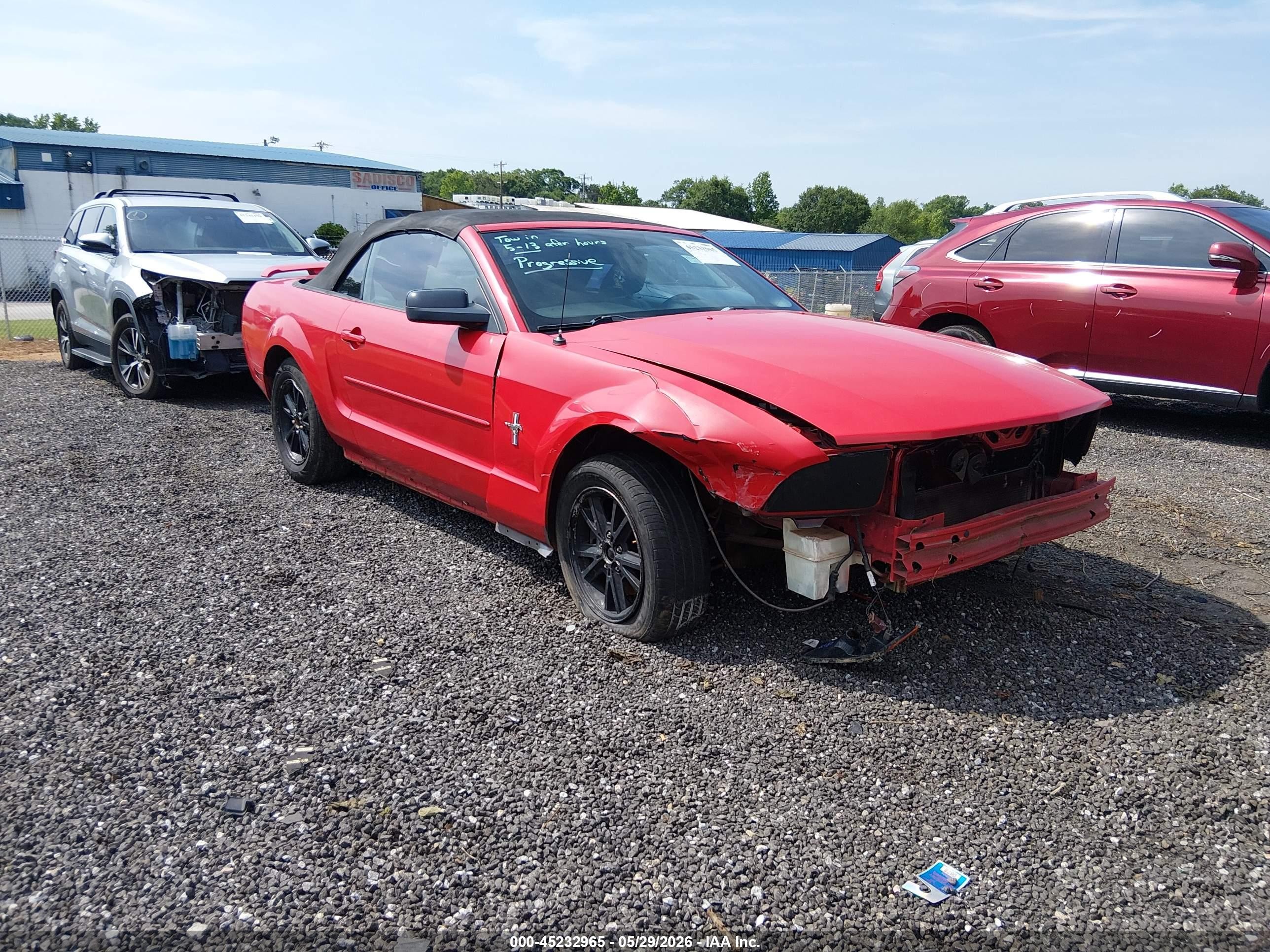 2006 Ford Mustang Standard, VIN 1ZVFT84NX65138675 — Front end