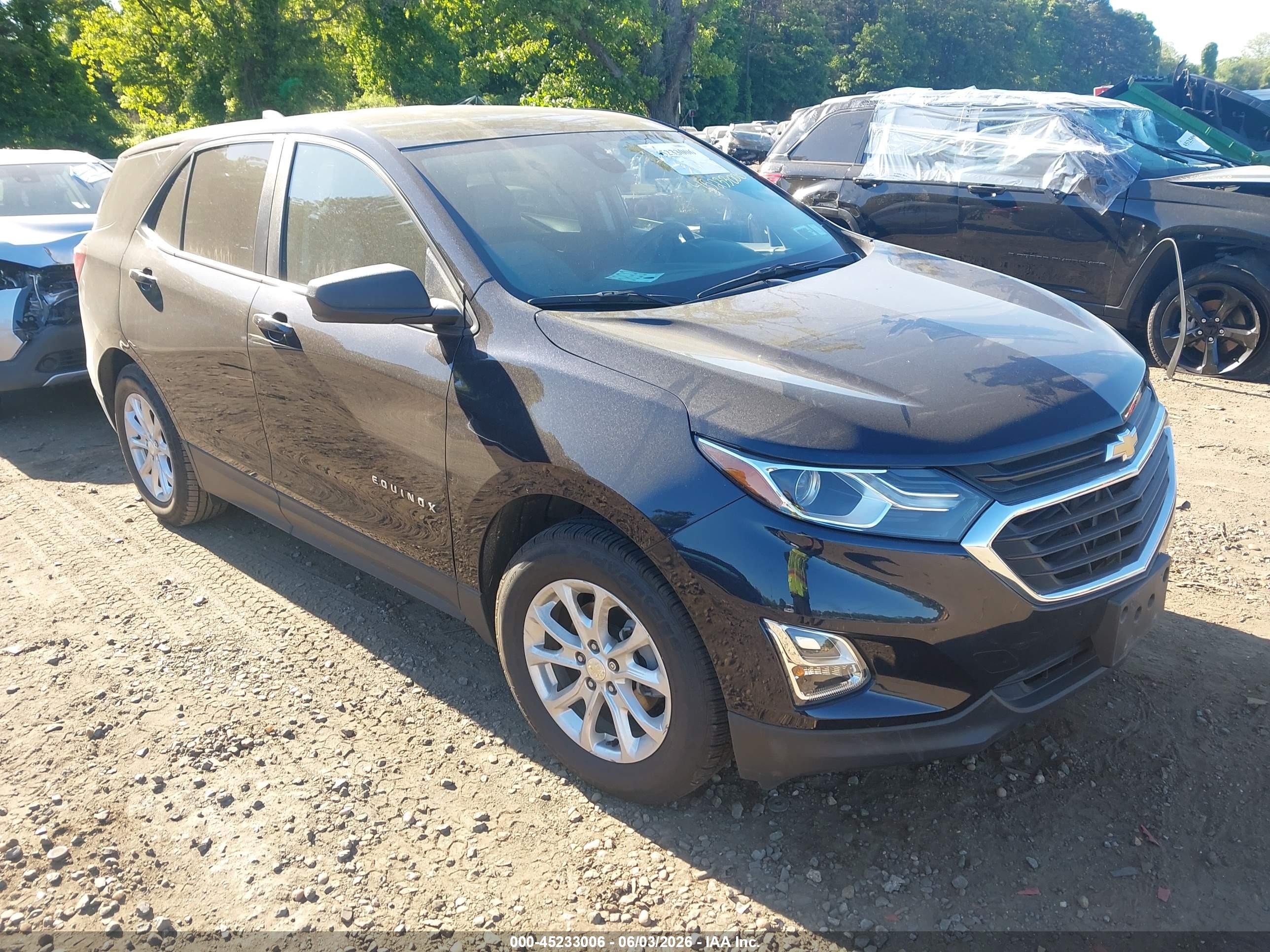 2020 Chevrolet Equinox LS, VIN 3GNAXHEV9LS532693 — Side