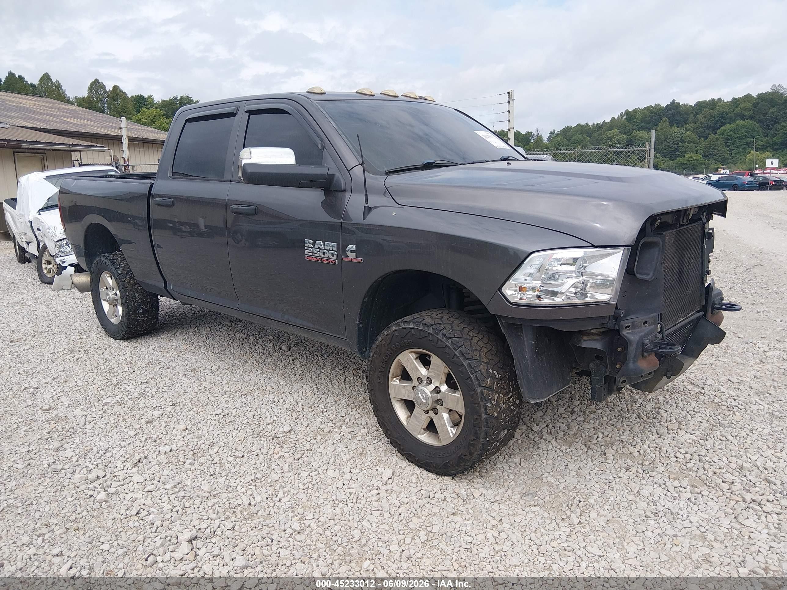 2016 Ram 2500 Tradesman, VIN 3C6UR5CL9GG279438 — All over