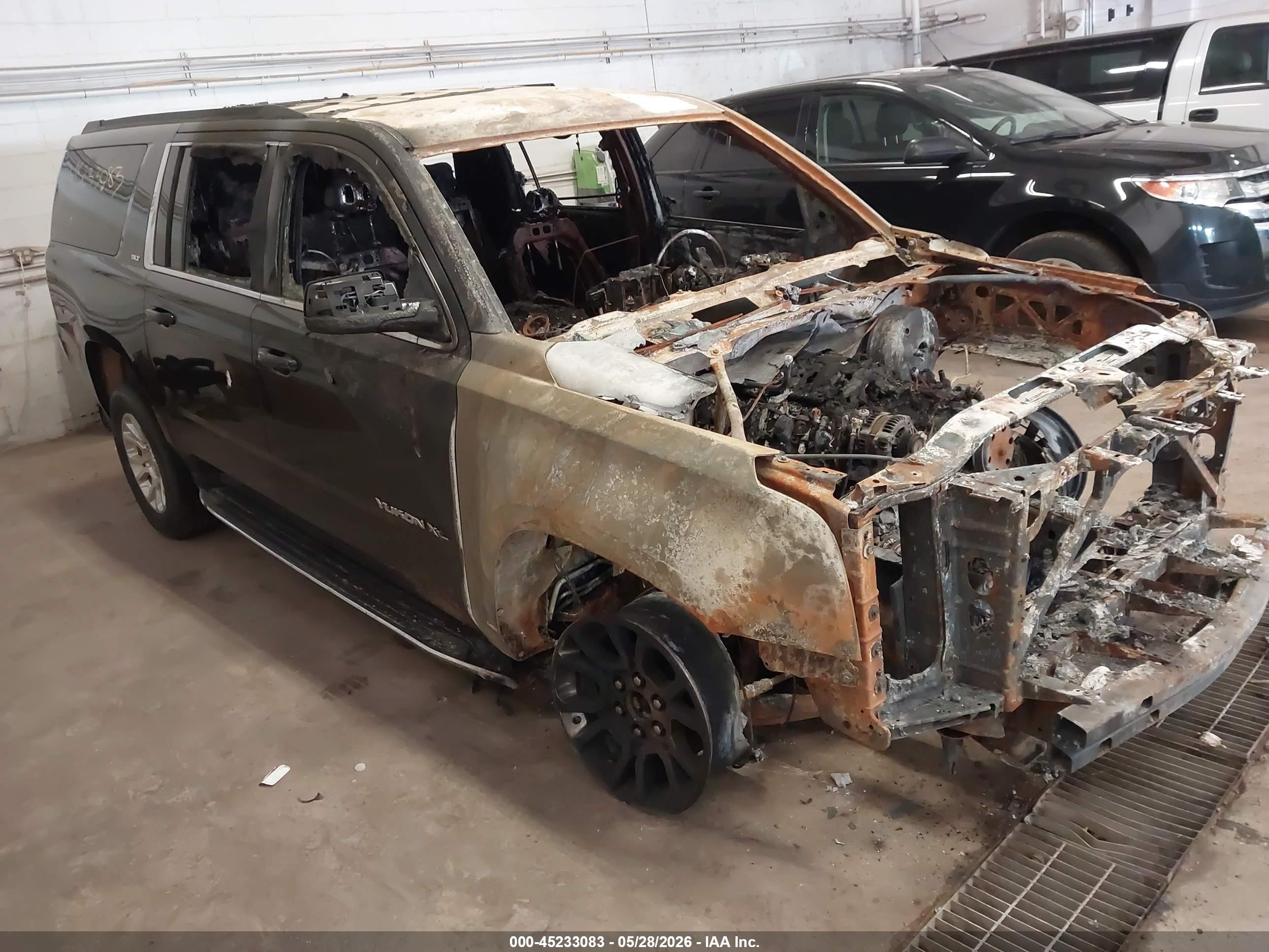 2019 GMC Yukon XL SLT, VIN 1GKS2GKC4KR389943 — Burn