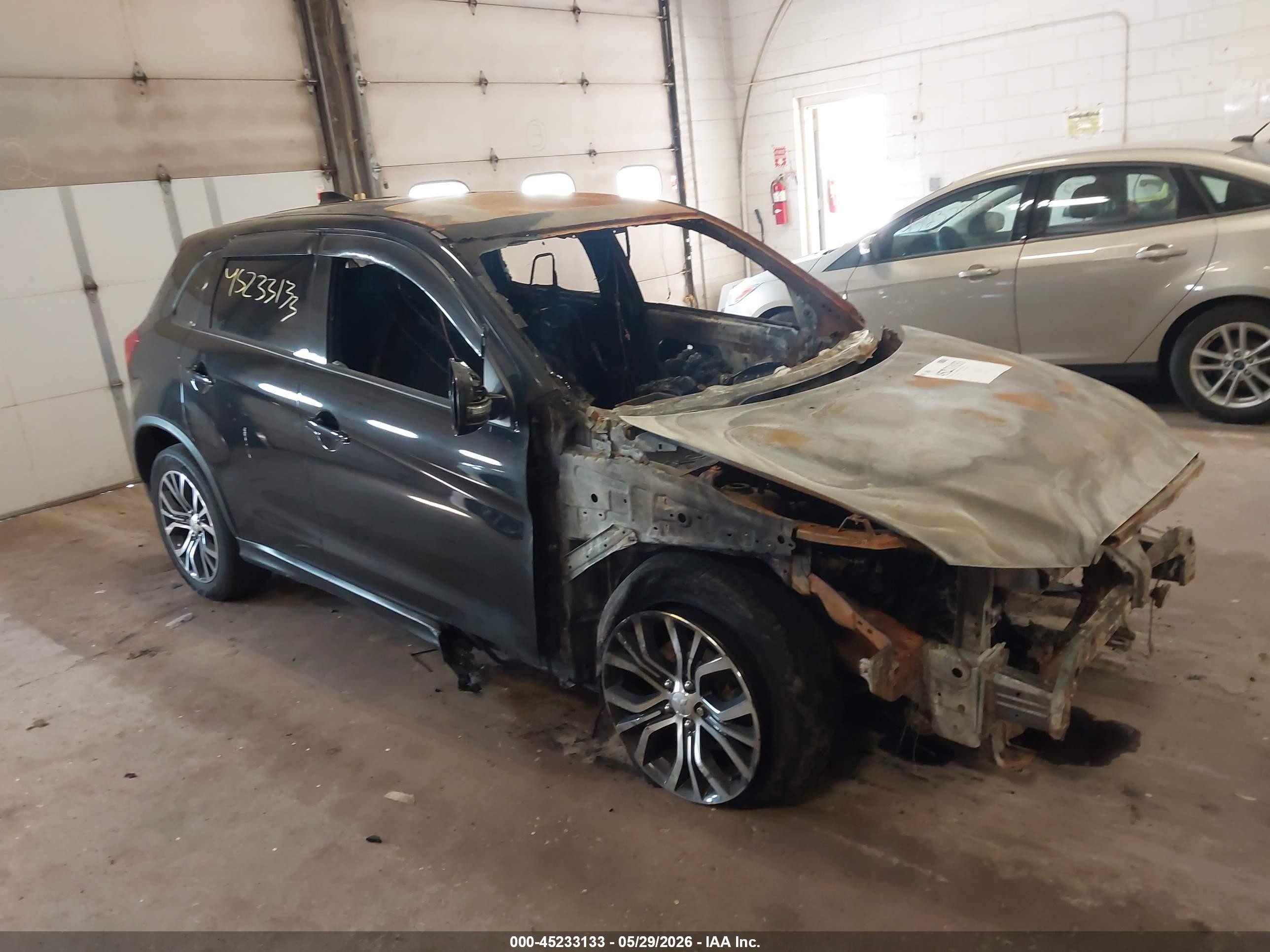 2018 Mitsubishi Outlander ES, VIN JA4AP3AU4JU021747 — Пожар в салоне