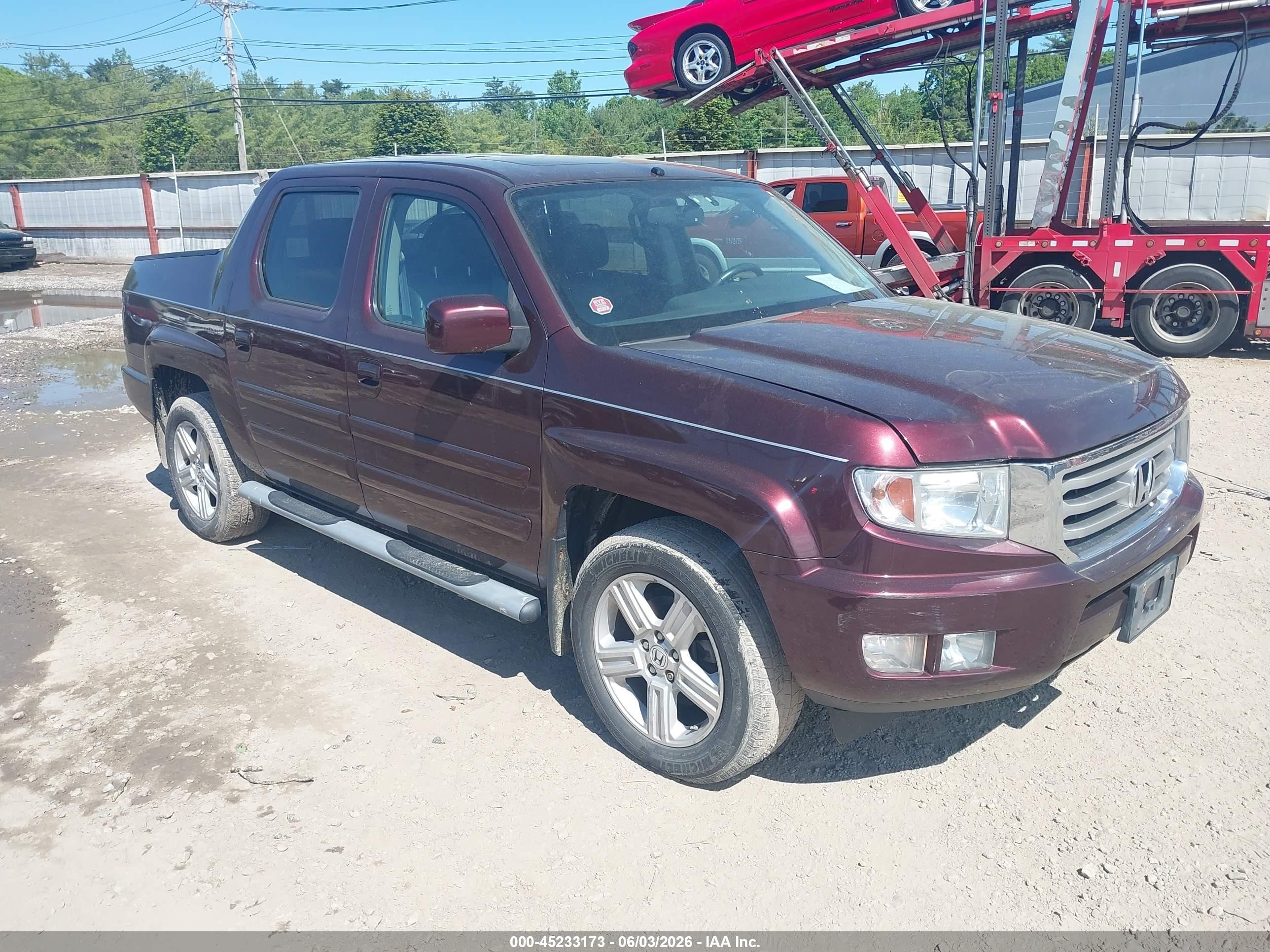 2014 Honda Ridgeline RTL, VIN 5FPYK1F50EB002806 — Rear end