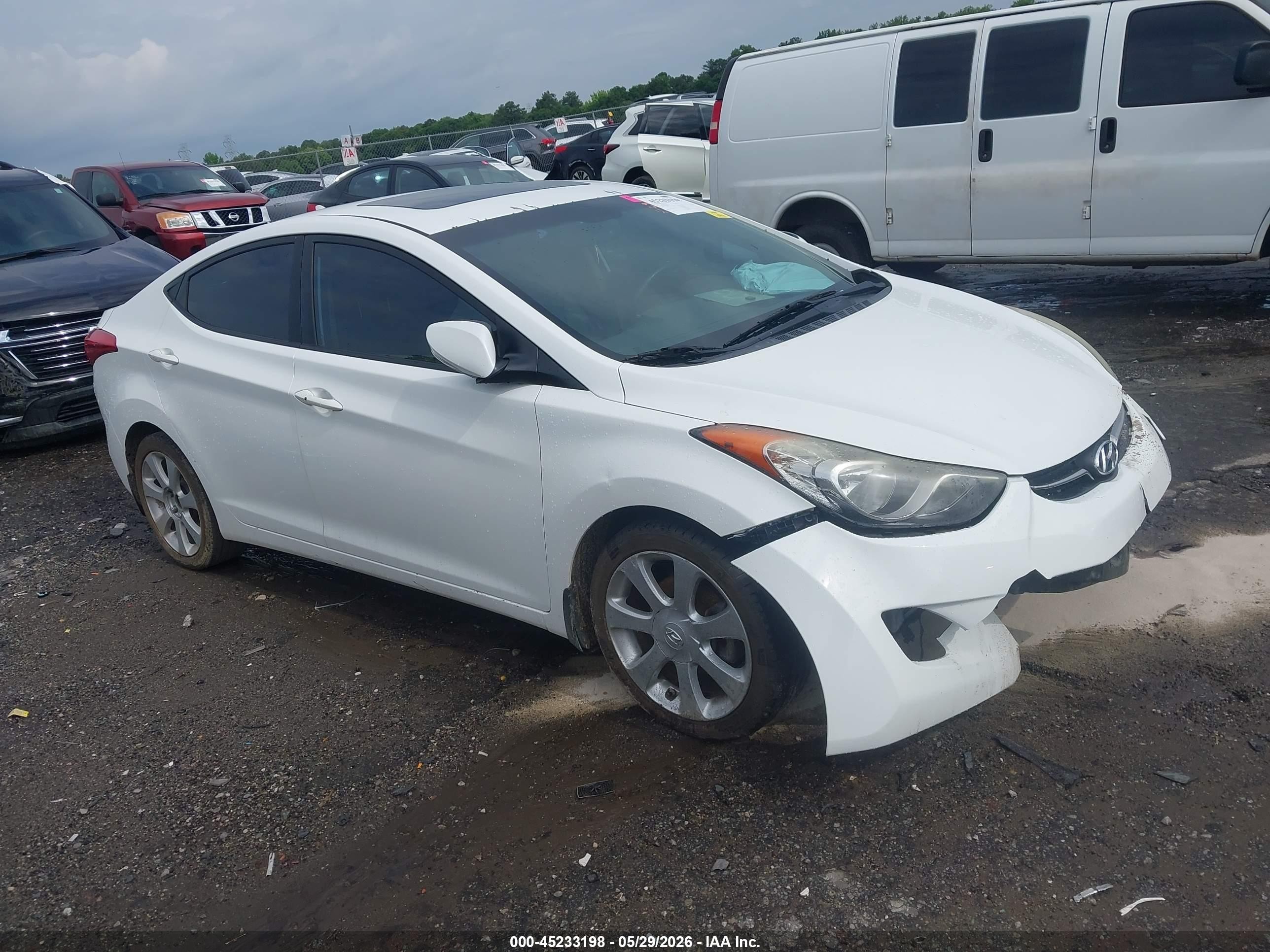 2013 Hyundai Elantra GLS, VIN 5NPDH4AE2DH308176 — Front end