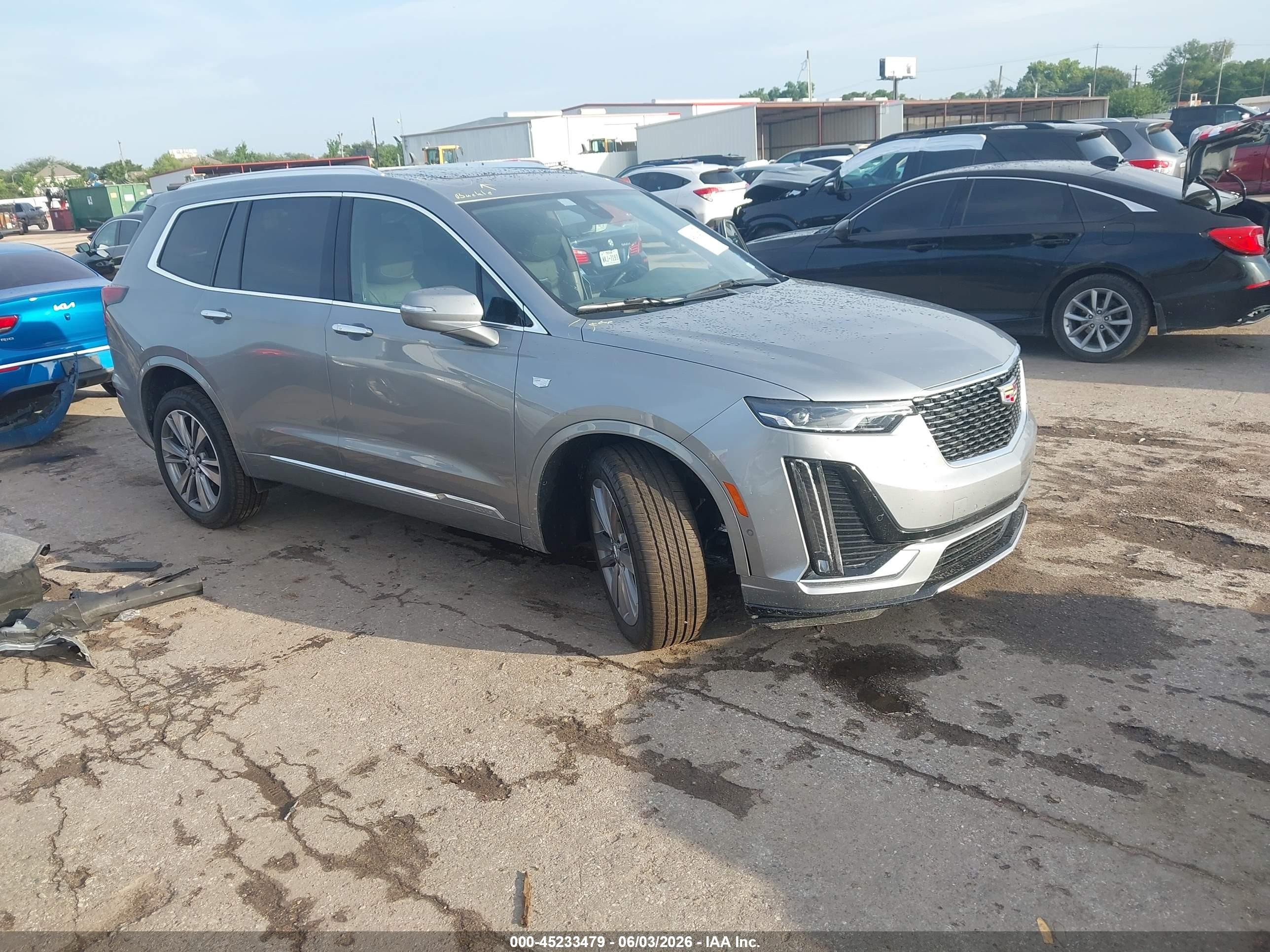 2025 Cadillac XT6 FWD Premium Luxury, VIN 1GYKPCRS5SZ155775 — Front end