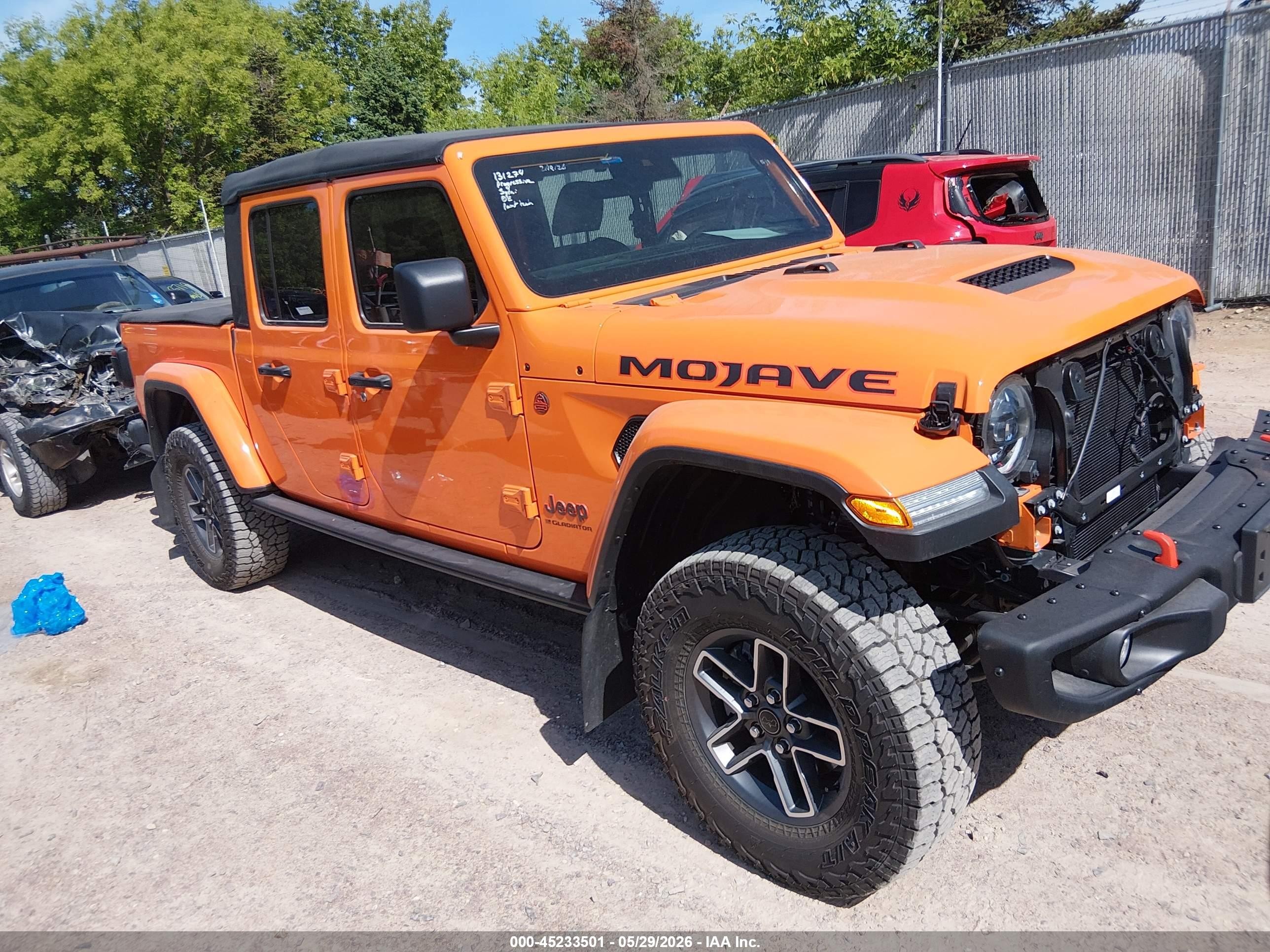 2025 Jeep Gladiator Mojave, VIN 1C6RJTEG1SL528537 — Side