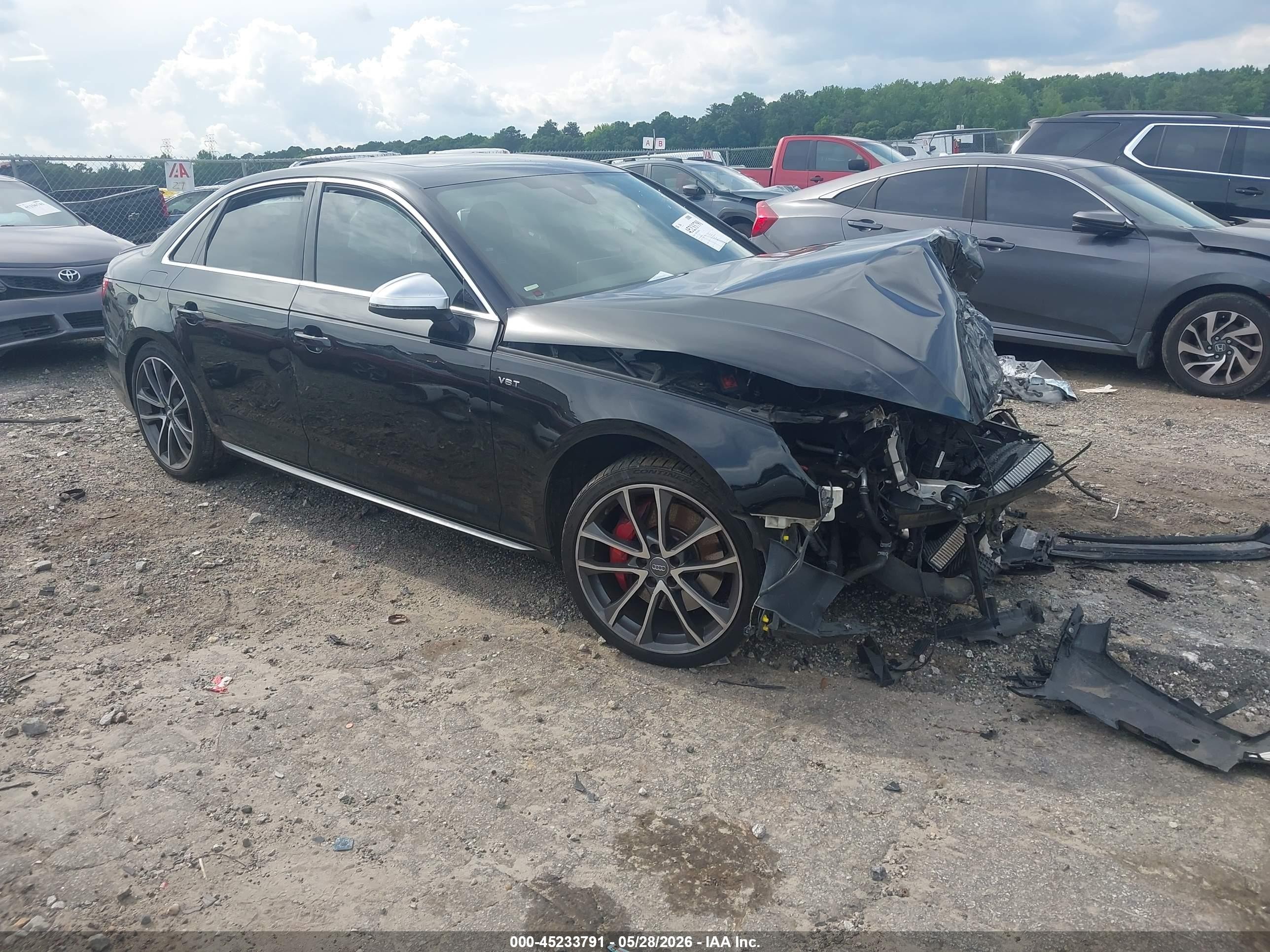 2018 Audi S4 Prestige, VIN WAUC4AF48JA002881 — Перед