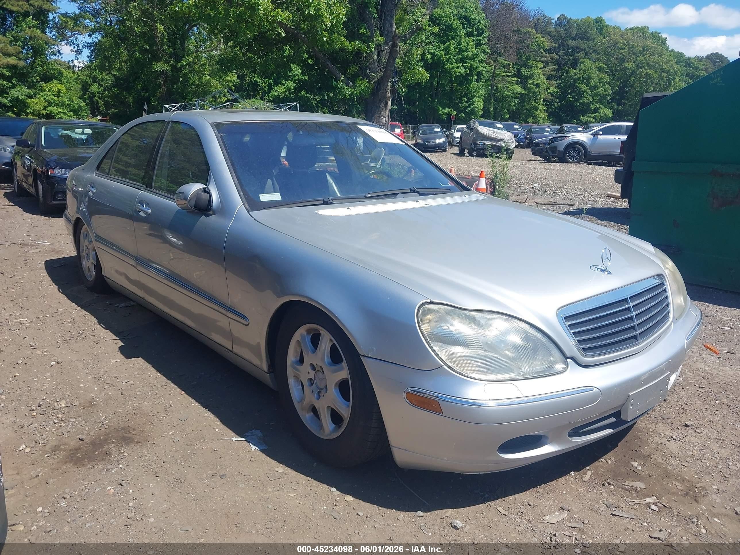 2001 Mercedes-Benz S 320/430/500, VIN WDBNG75JX1A141776 — Normal wear