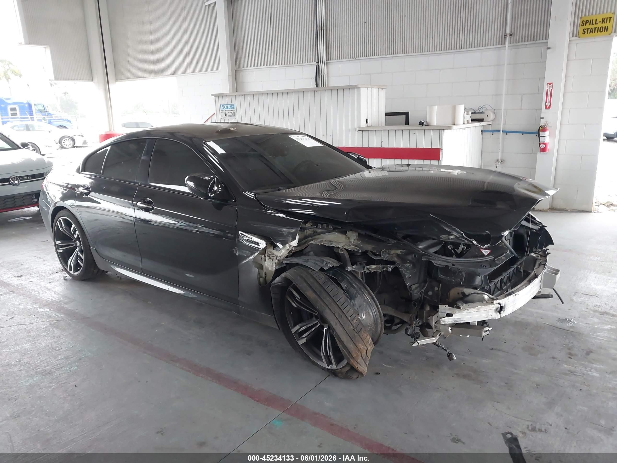 2016 BMW M6, VIN WBS6E9C59GGF92602 — Front end