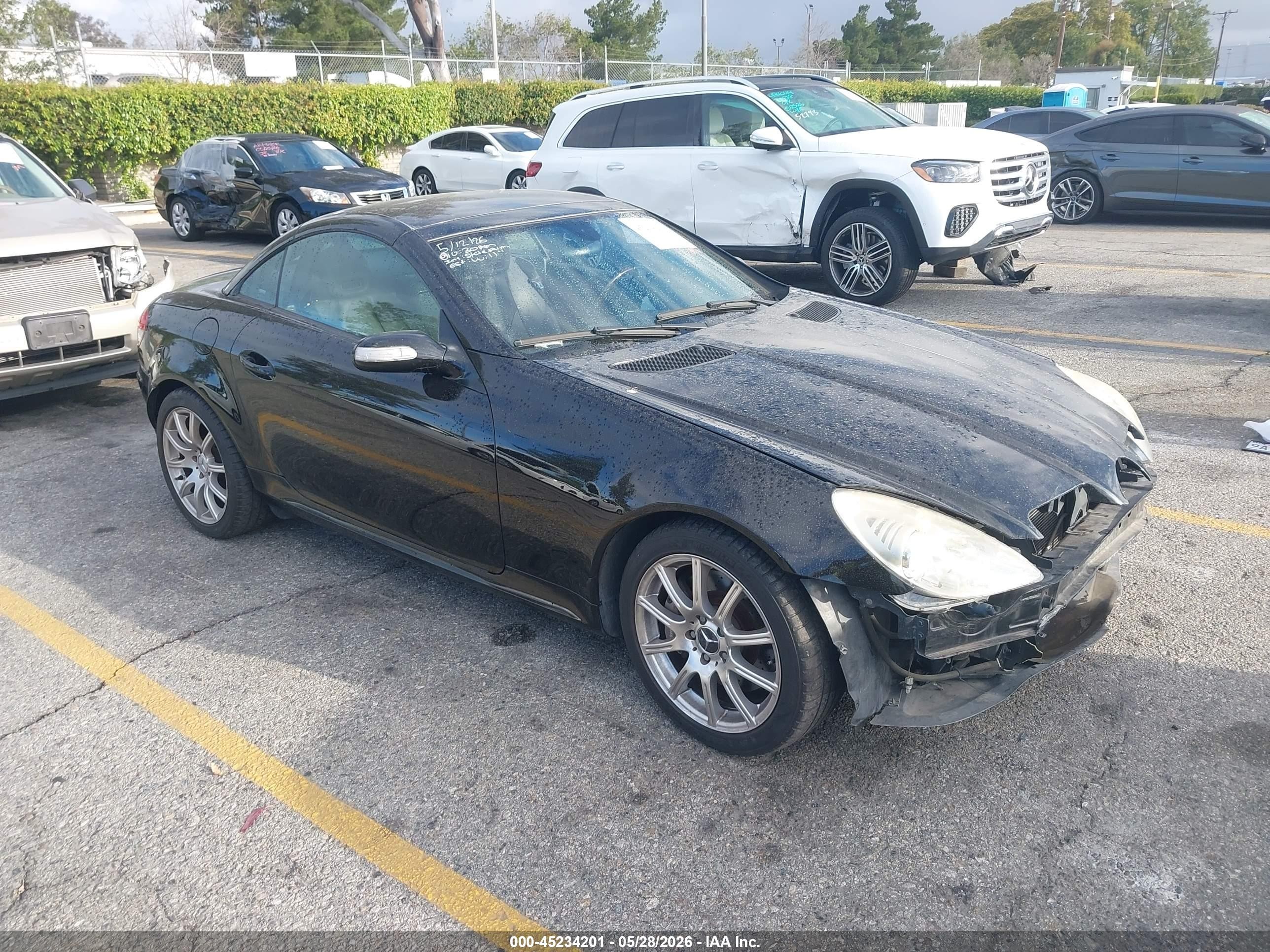 2005 Mercedes-Benz SLK 230/320, VIN WDBWK56F05F044886 — Front end