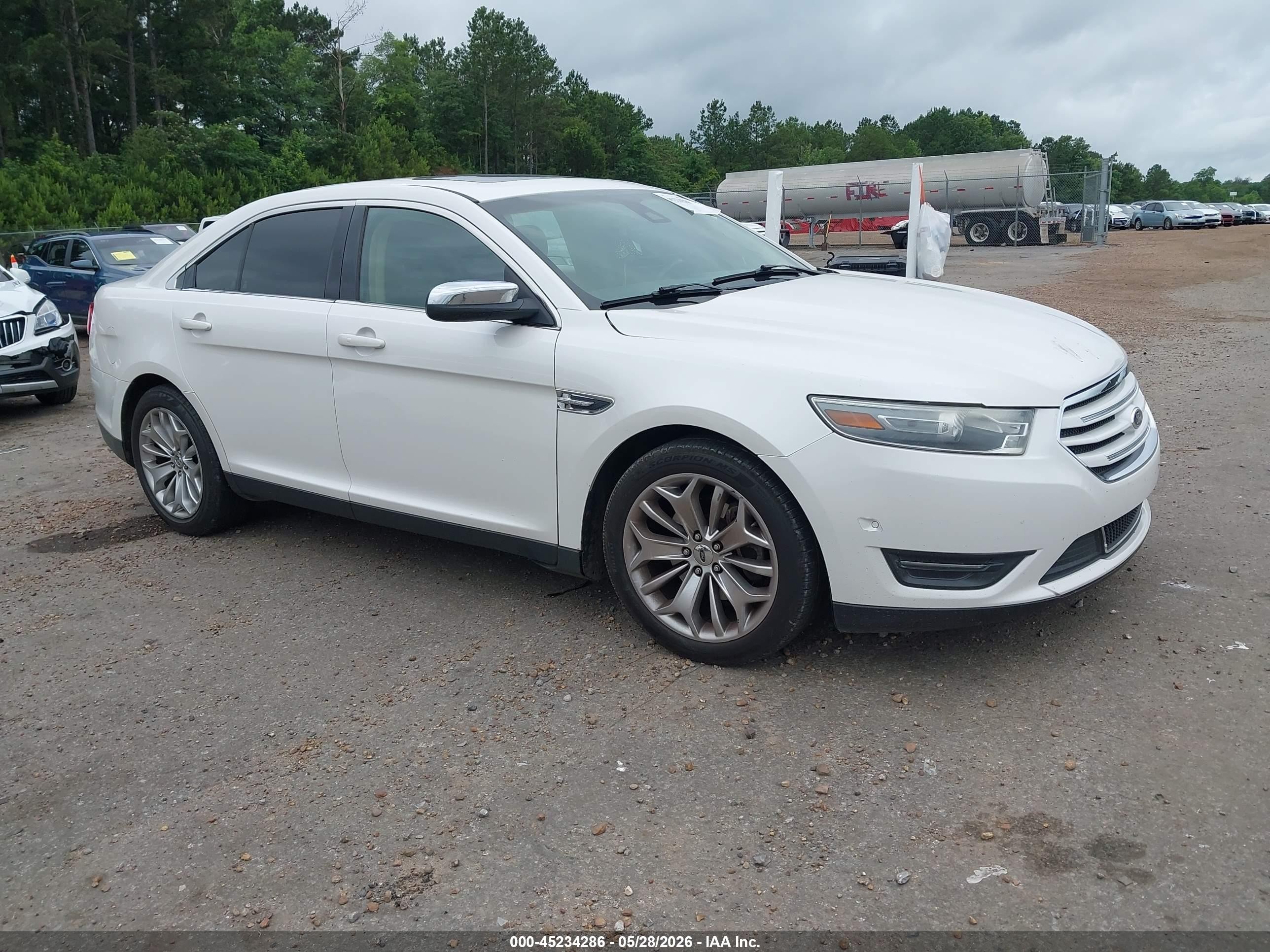 2013 Ford Taurus Limited, VIN 1FAHP2F83DG220131 — Side