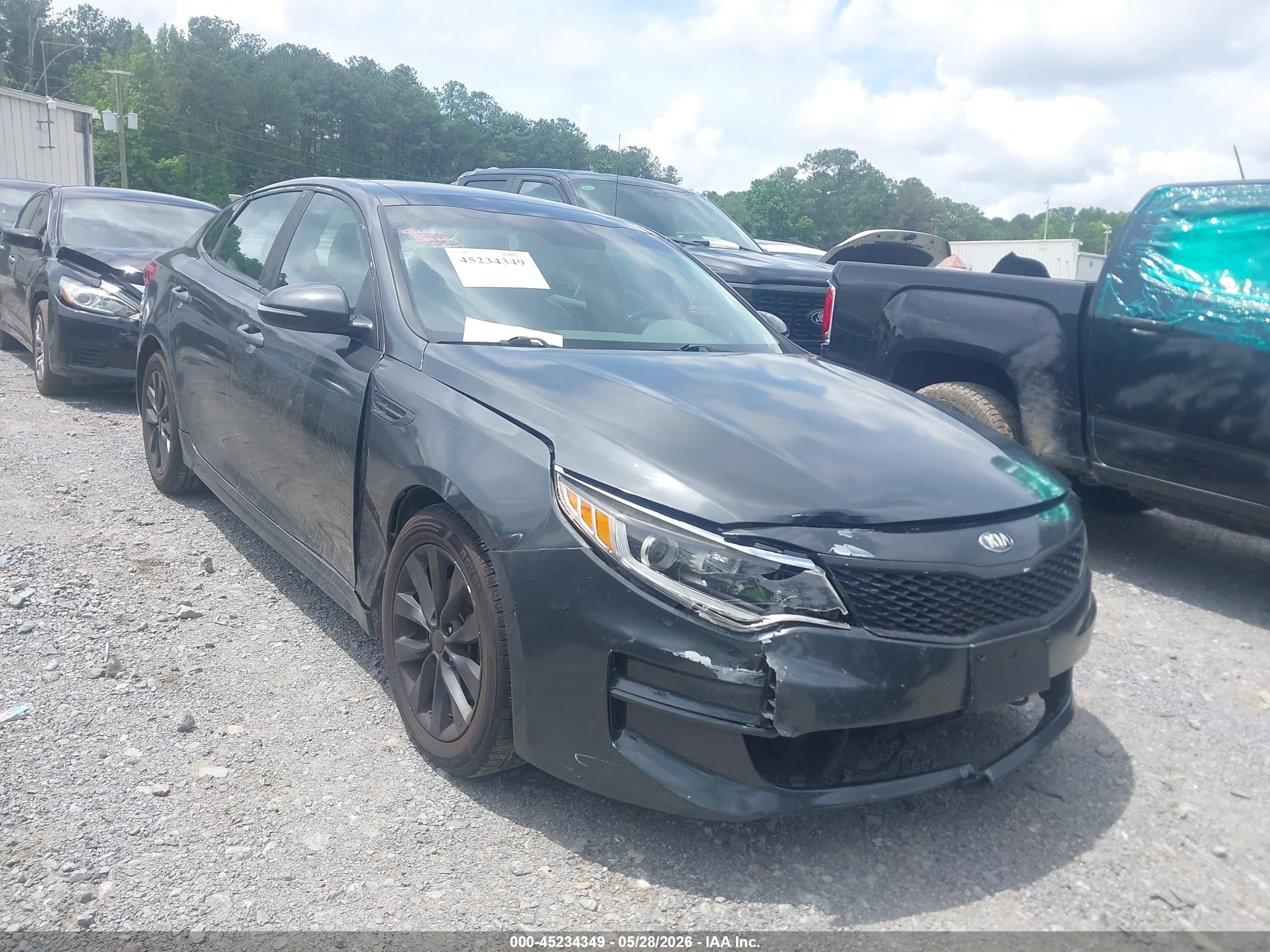 2016 Kia Optima EX, VIN 5XXGU4L31GG039575 — Front end
