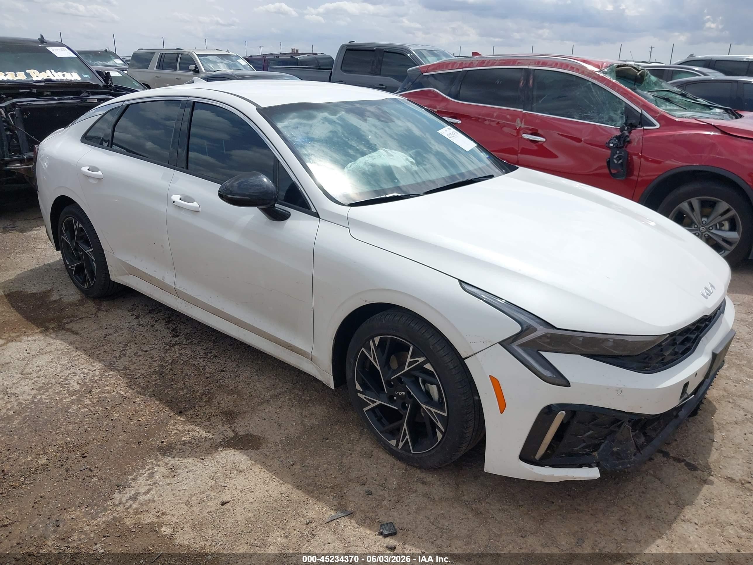 2026 Kia K5 GT-Line, VIN KNAG64J75T5460159 — Перед