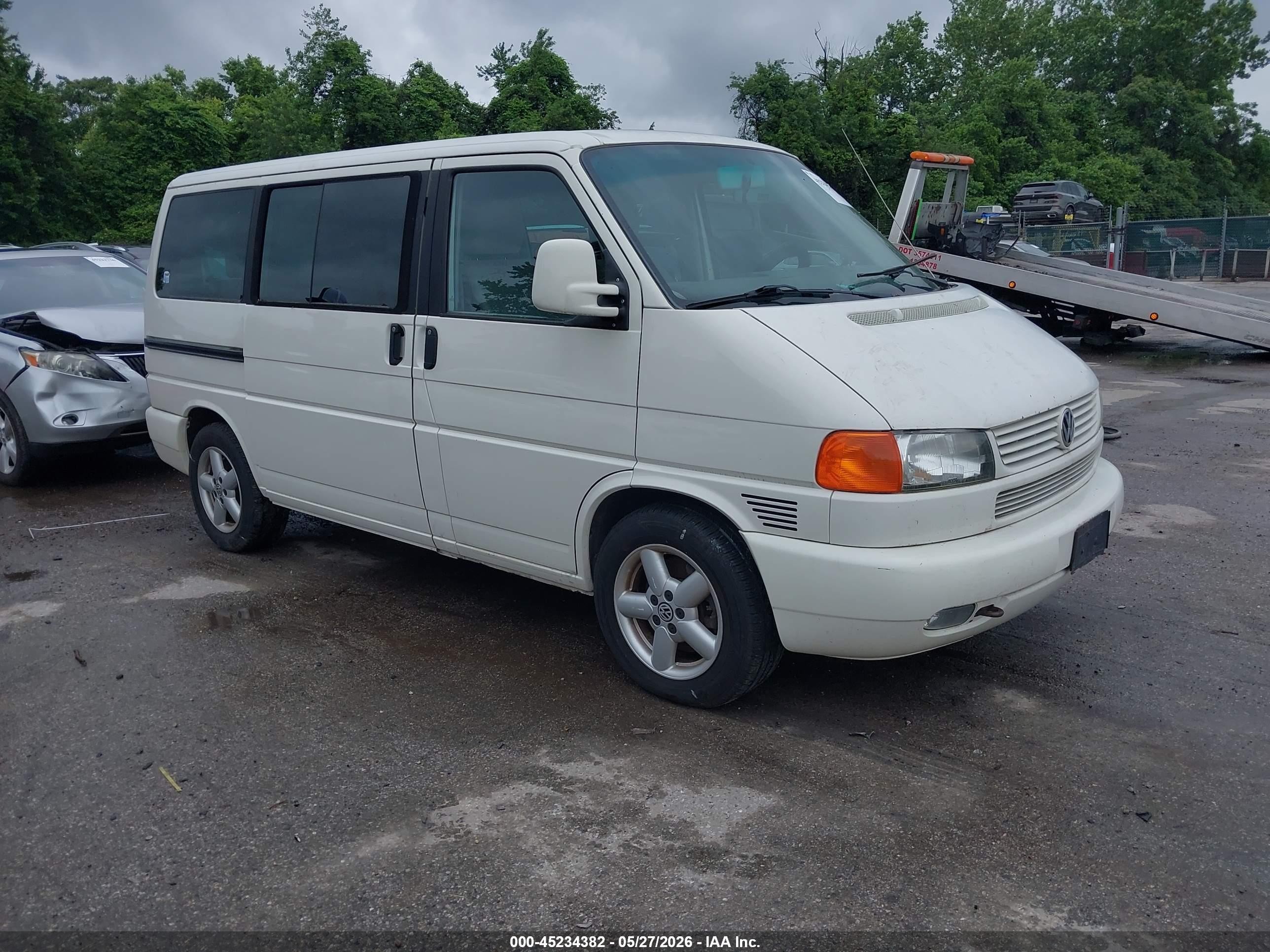 2002 Volkswagen EuroVan GLS, VIN WV2KB47052H066422 — Normal wear