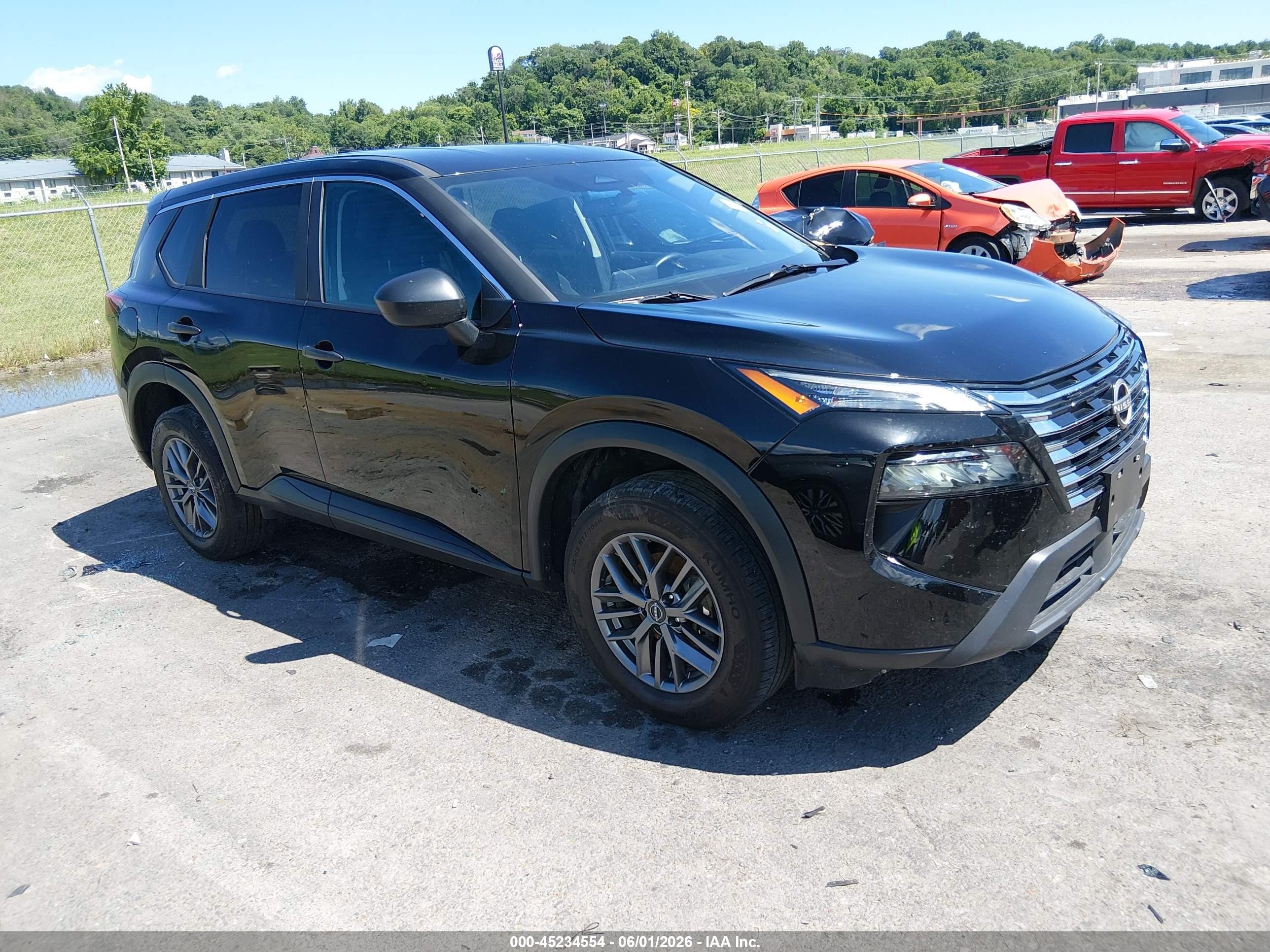 2025 Nissan Rogue S, VIN 5N1BT3AB3SC795608 — Бок