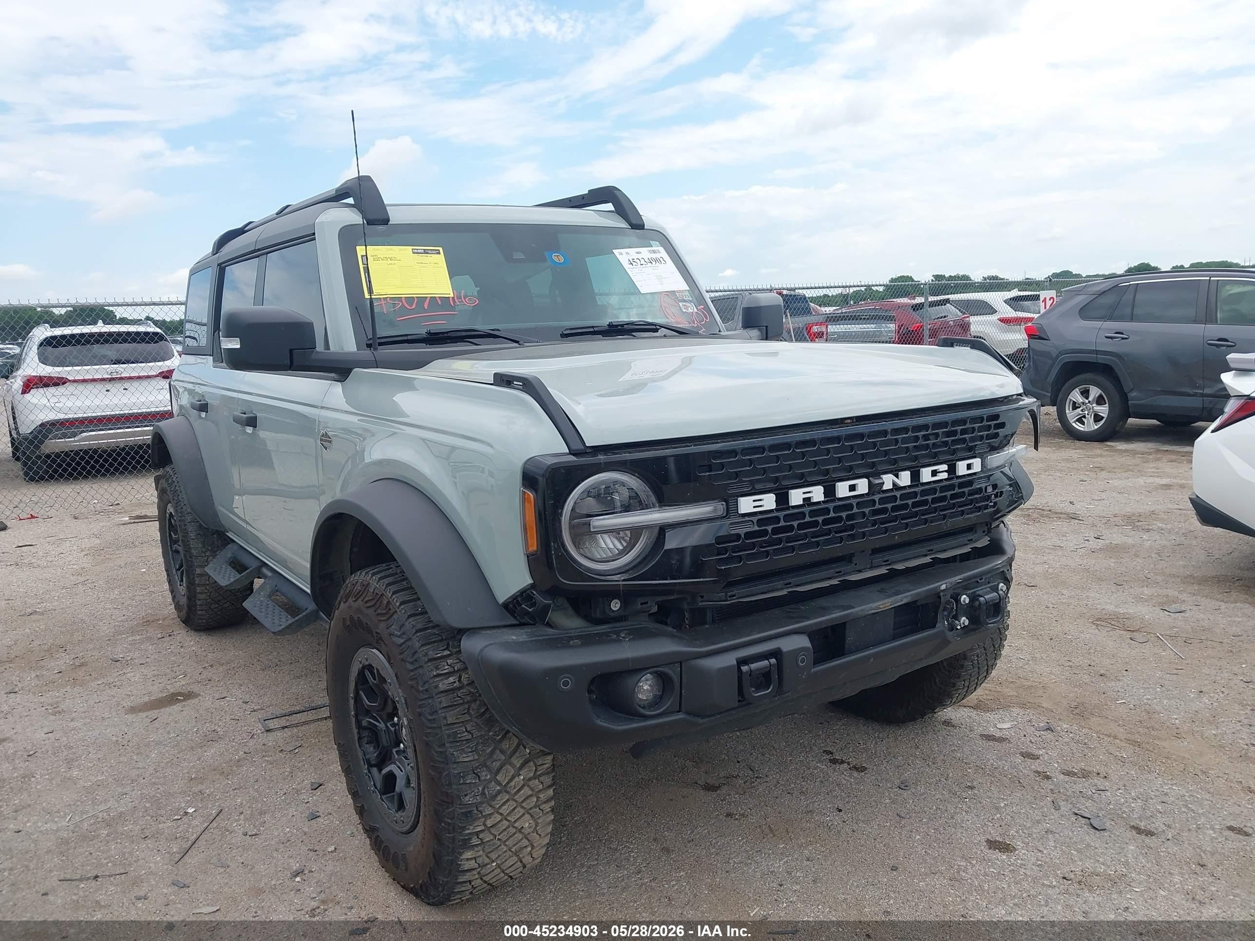 2023 Ford Bronco Wildtrak, VIN 1FMEE5DP5PLB11658 — Front end