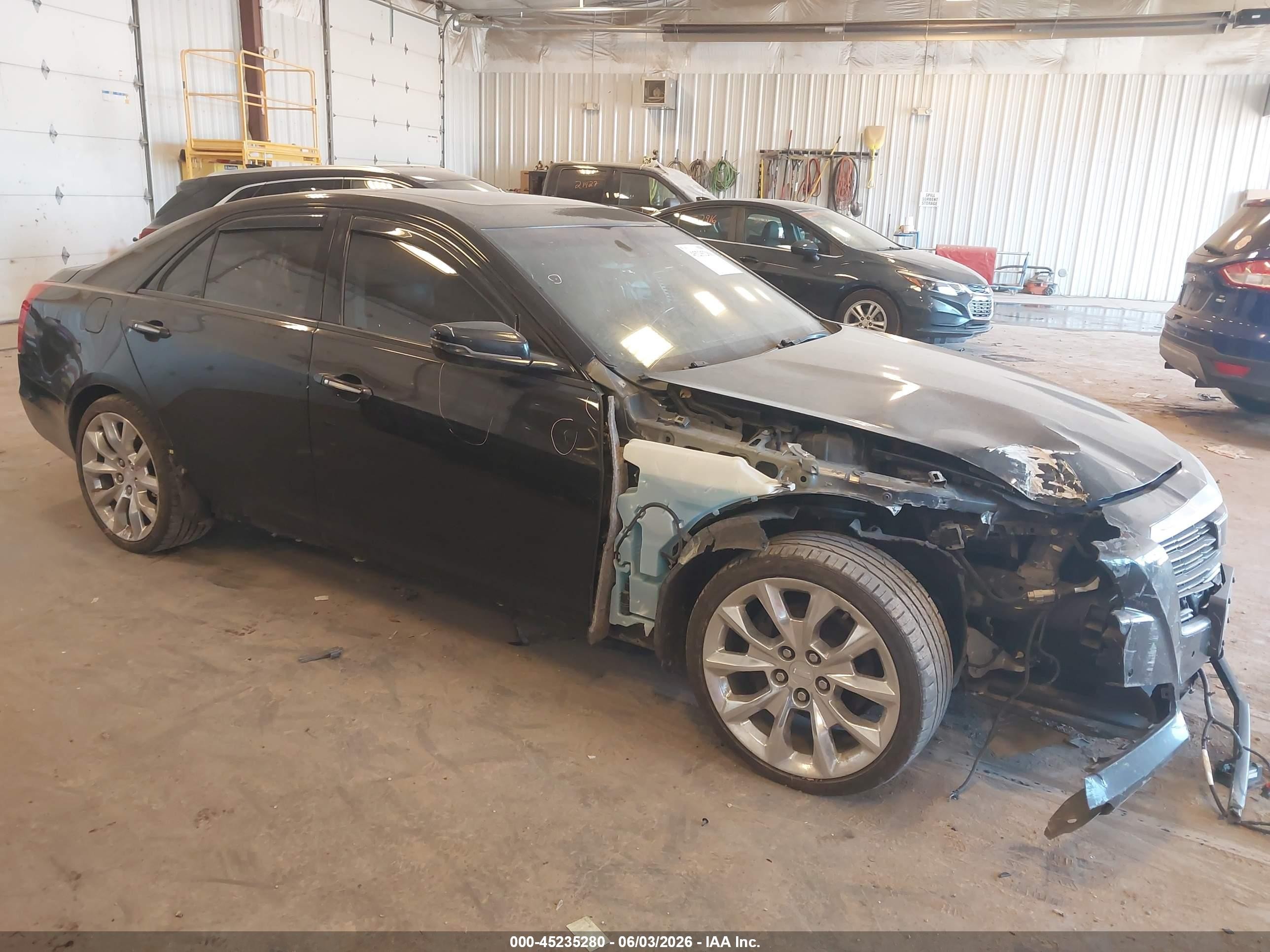 2015 Cadillac CTS Performance AWD, VIN 1G6AY5S30F0130955 — Front end