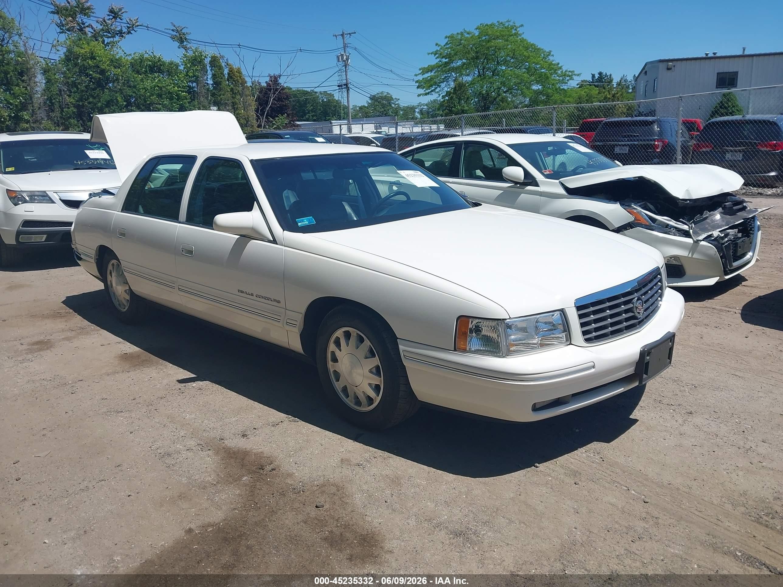 1998 Cadillac Concours, VIN 1G6KF5499WU789895 — Зад