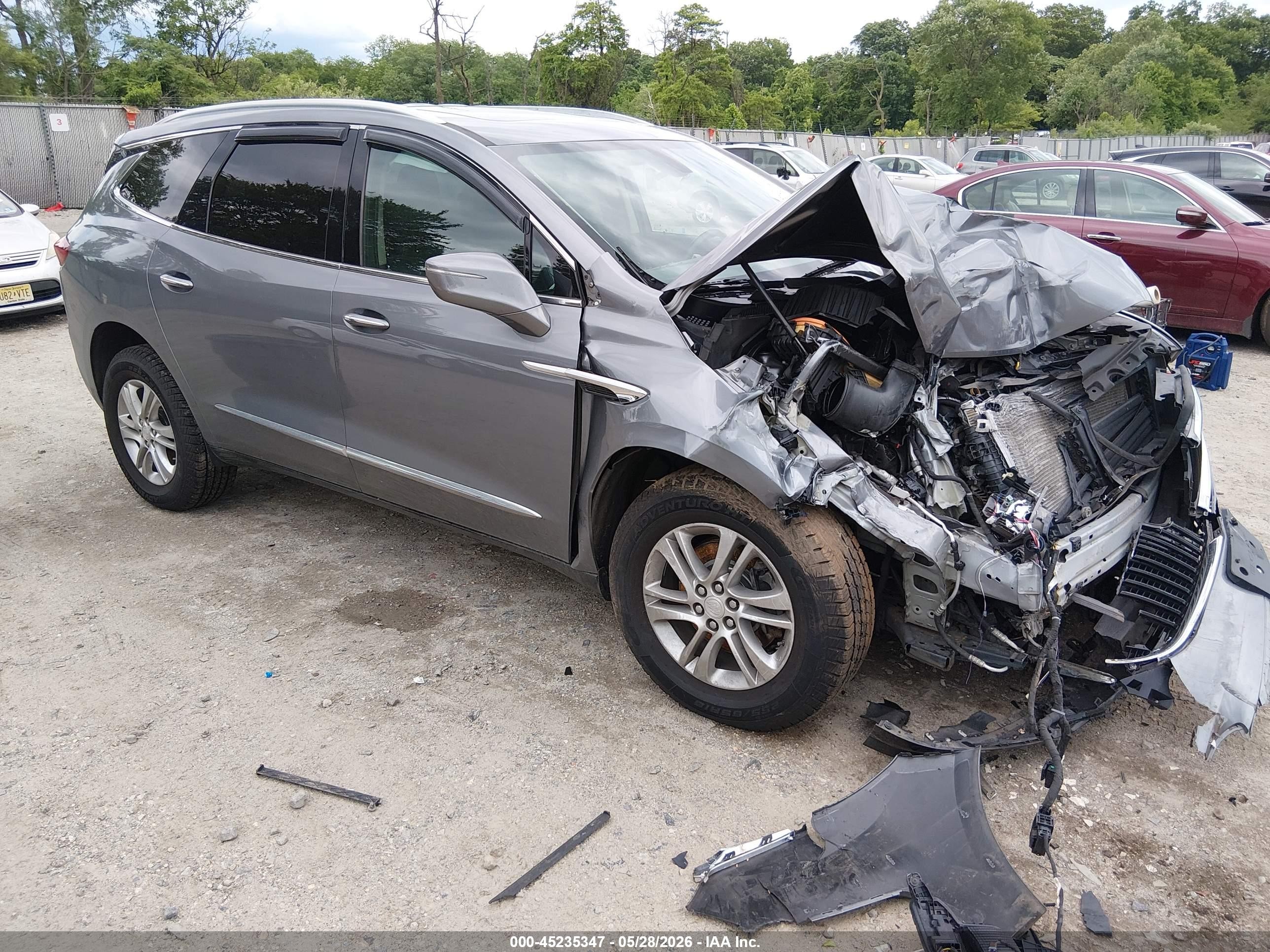 2019 Buick Enclave Essence, VIN 5GAEVAKW5KJ204578 — Перед