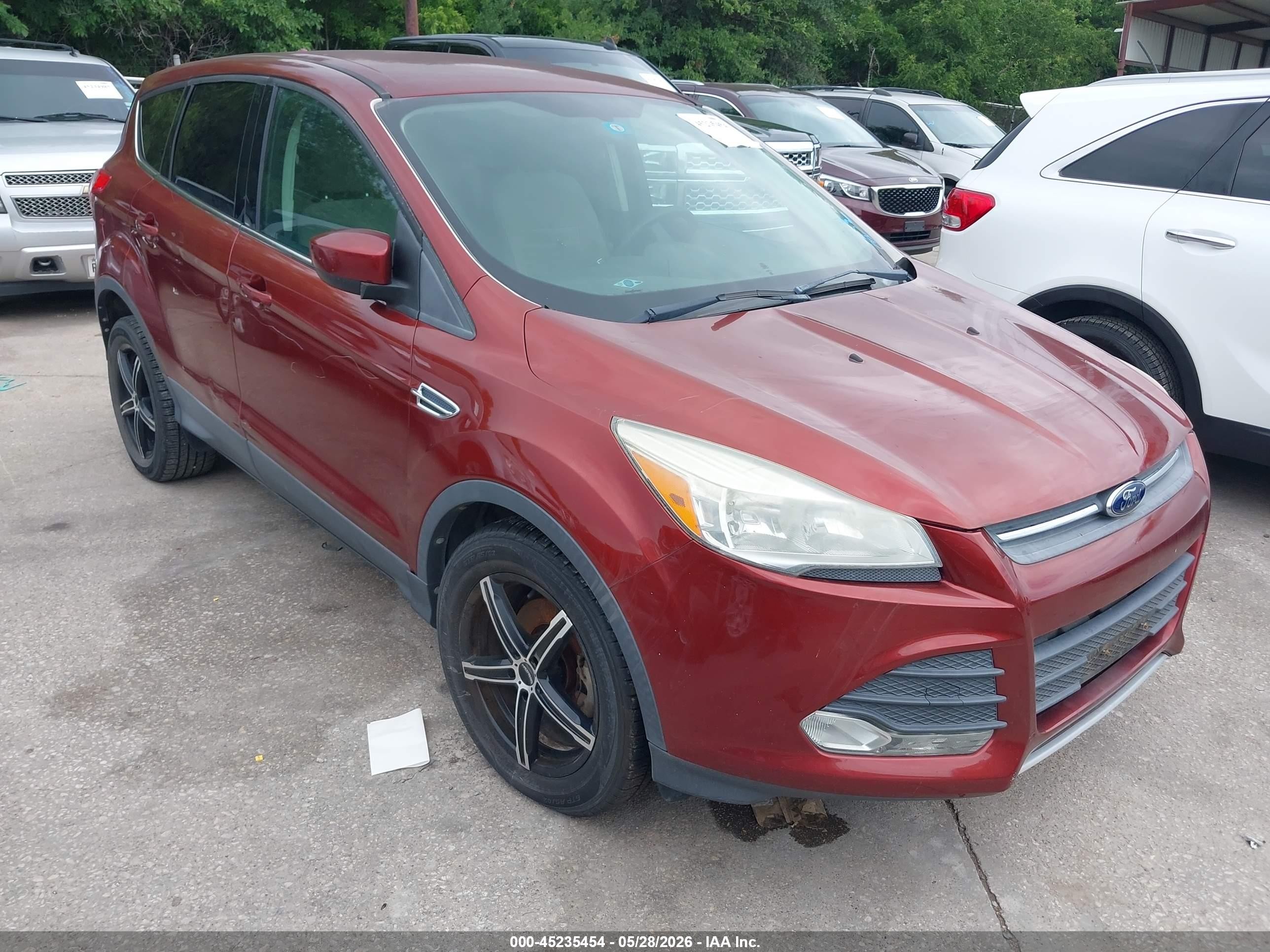 2014 Ford Escape SE, VIN 1FMCU0GX1EUA38031 — Normal wear