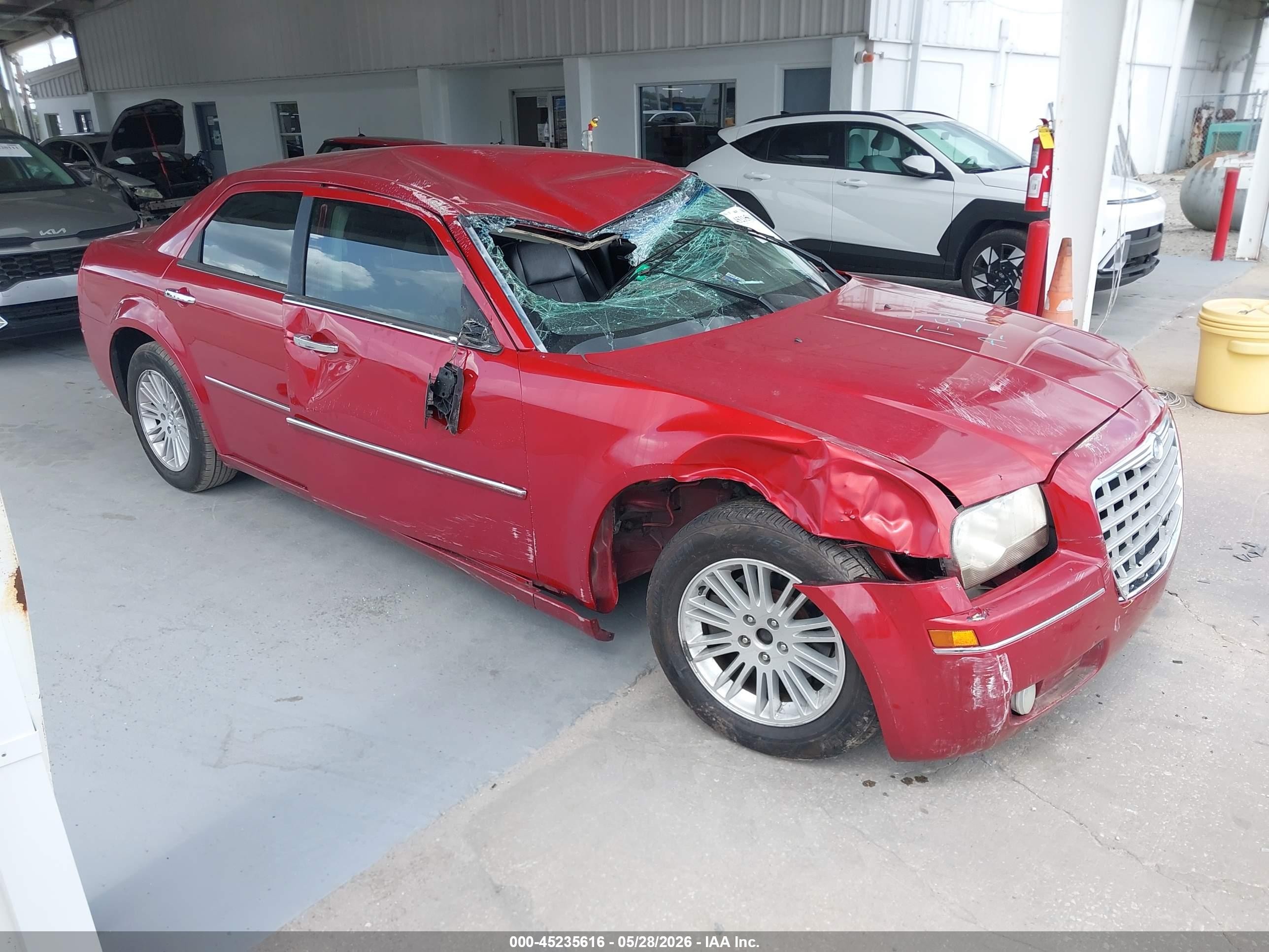 2010 Chrysler 300 Touring, VIN 2C3CA5CVXAH206166 — Крыша