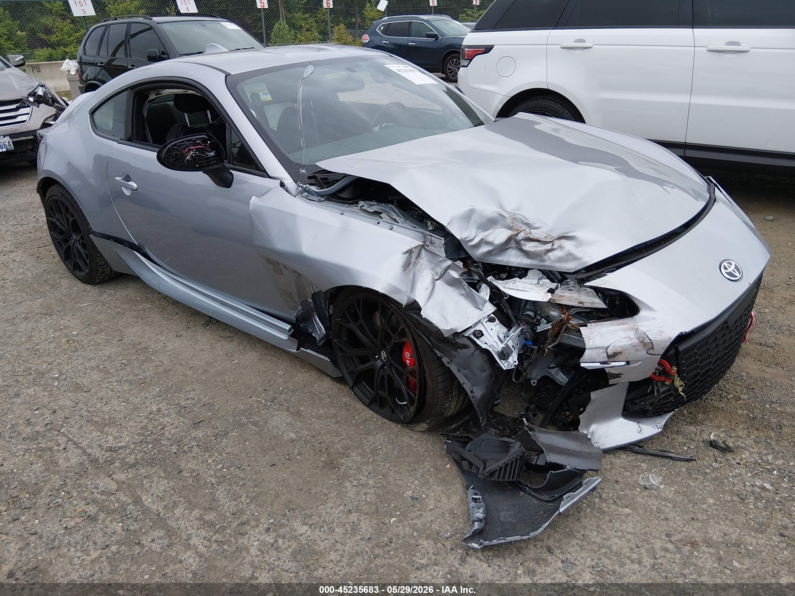 2025 Toyota 86 Premium, VIN JF1ZNBE16S9760637 — Front end