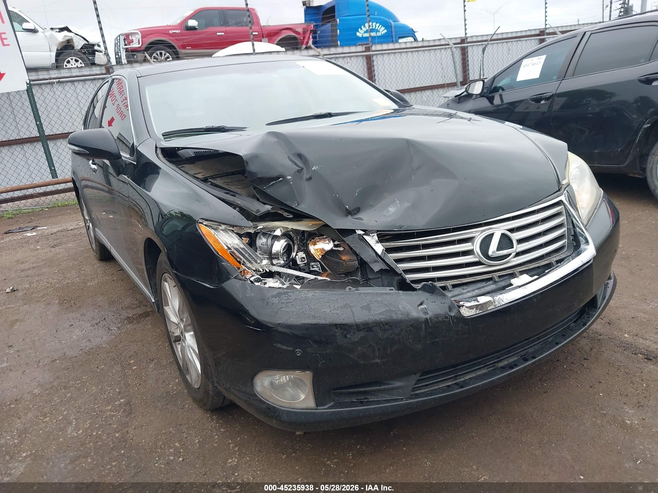 2011 Lexus ES 330, VIN JTHBK1EG4B2454286 — Front end