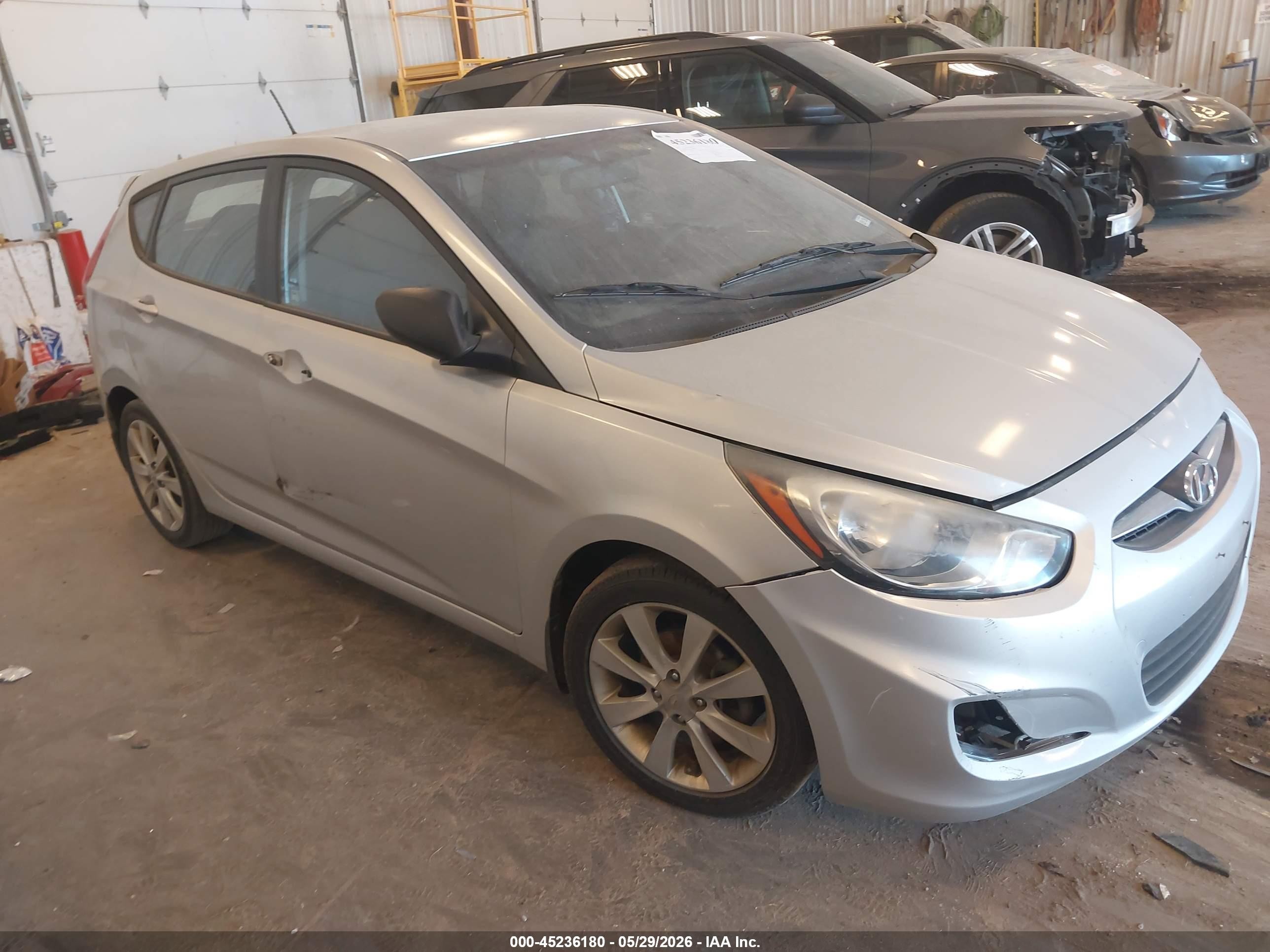 2012 Hyundai Accent SE, VIN KMHCU5AE3CU045905 — Side