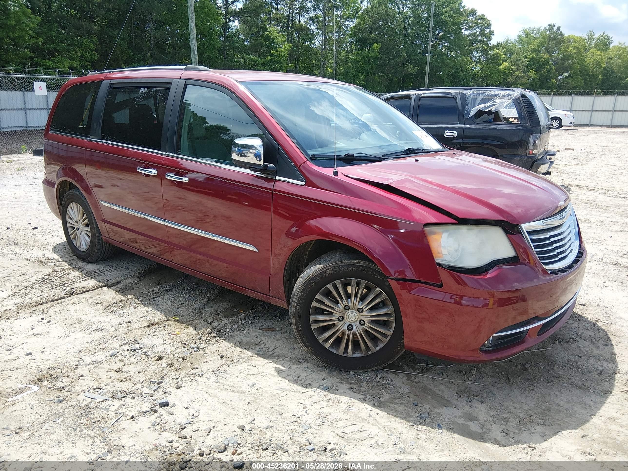 2013 Chrysler Town & Country Limited, VIN 2C4RC1GGXDR569277 — All over