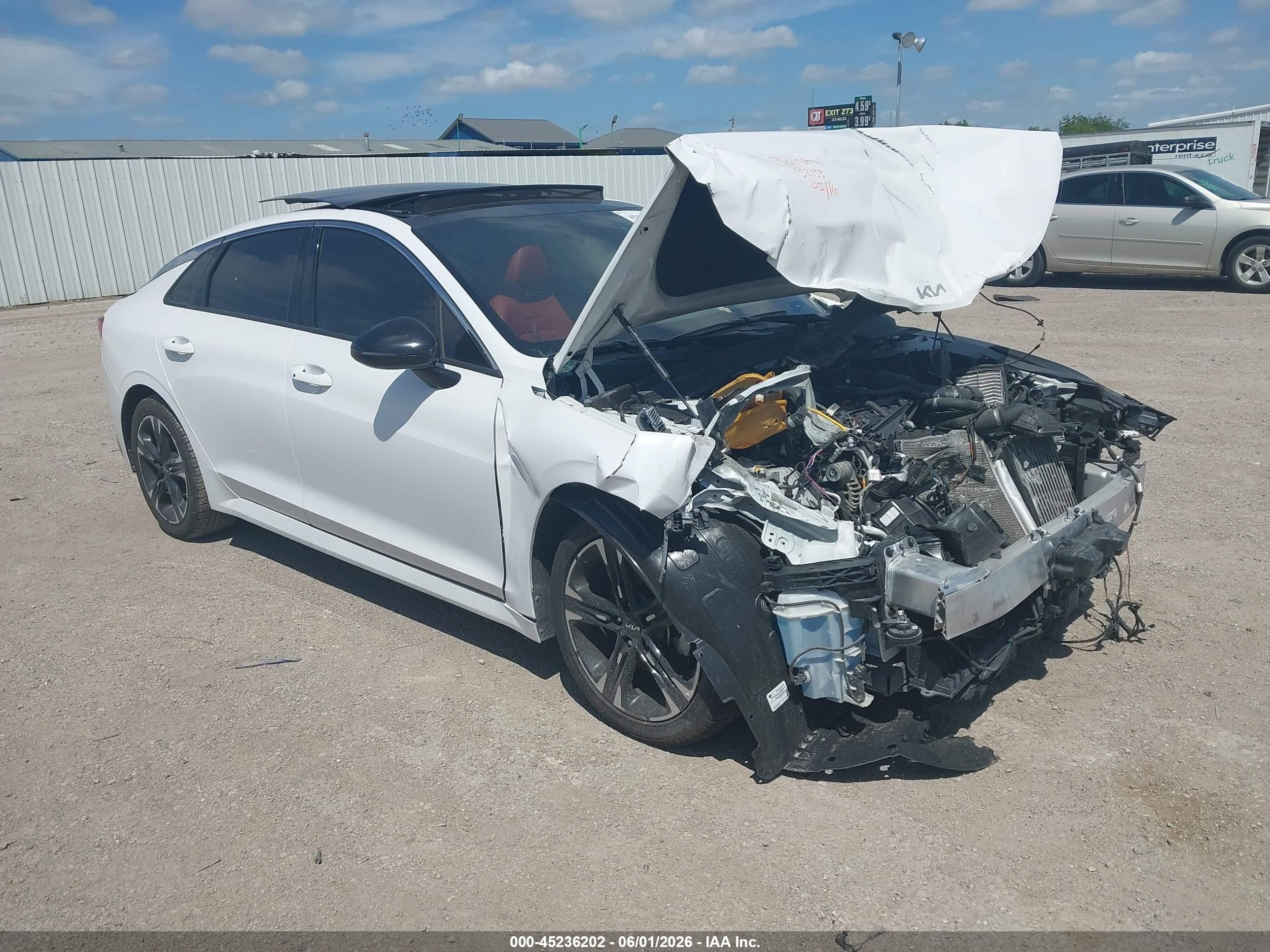 2022 Kia K5 GT-Line, VIN 5XXG64J25NG132133 — Front end
