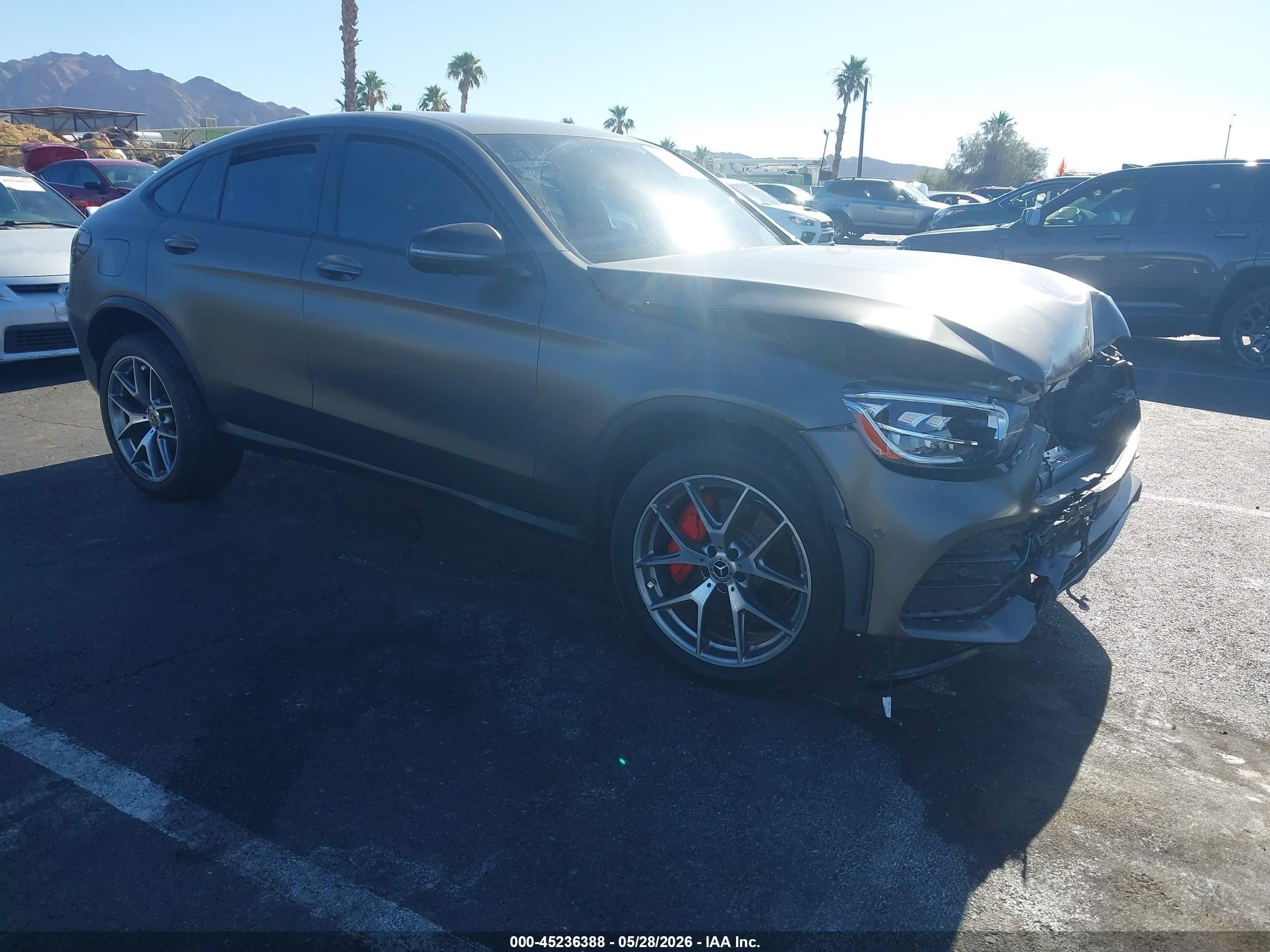 2020 Mercedes-Benz GLC 300, VIN WDC0J8EB1LF701485 — Front end