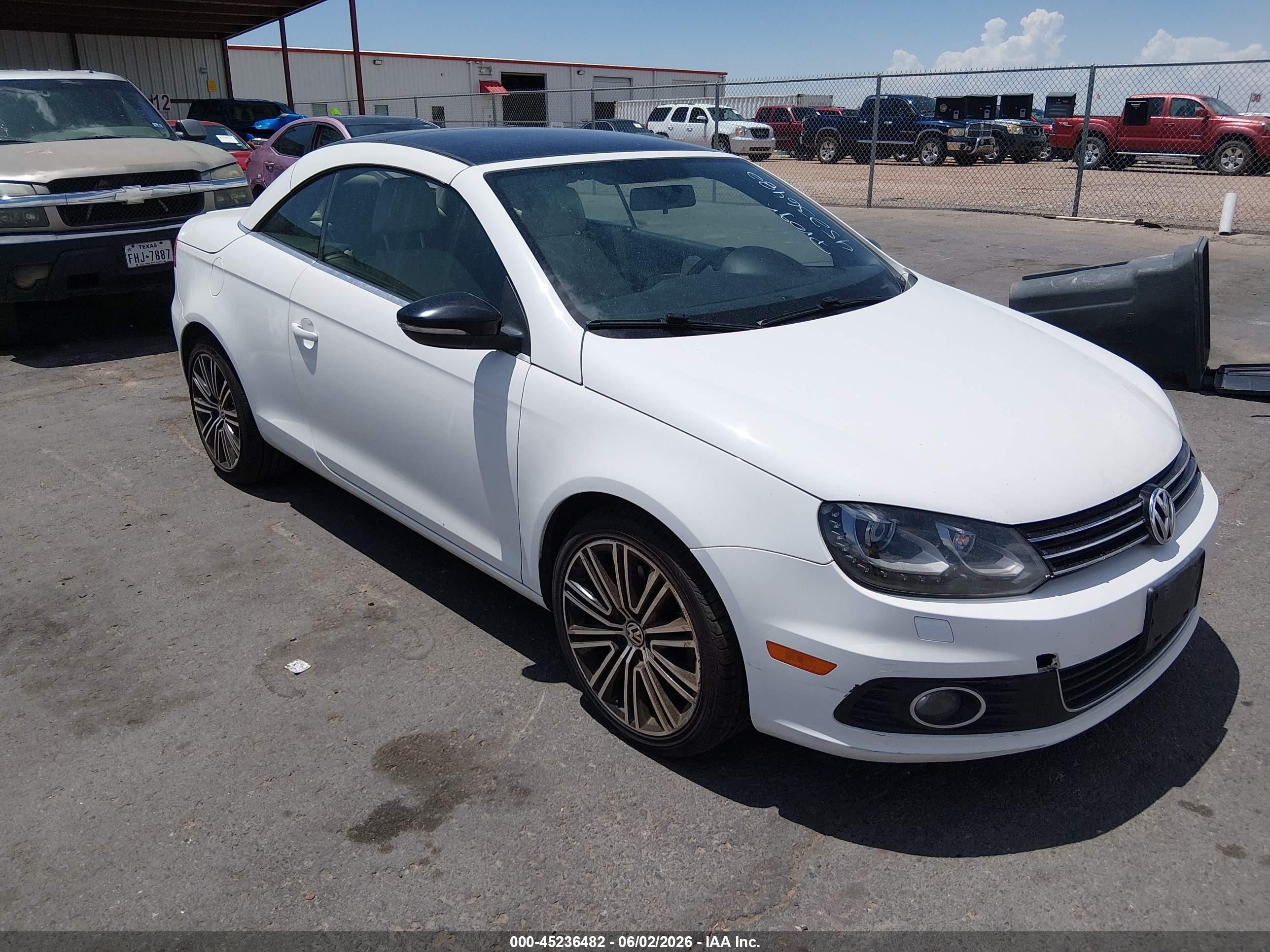 2014 Volkswagen Eos Komfort, VIN WVWBW8AH9EV001474 — Front end