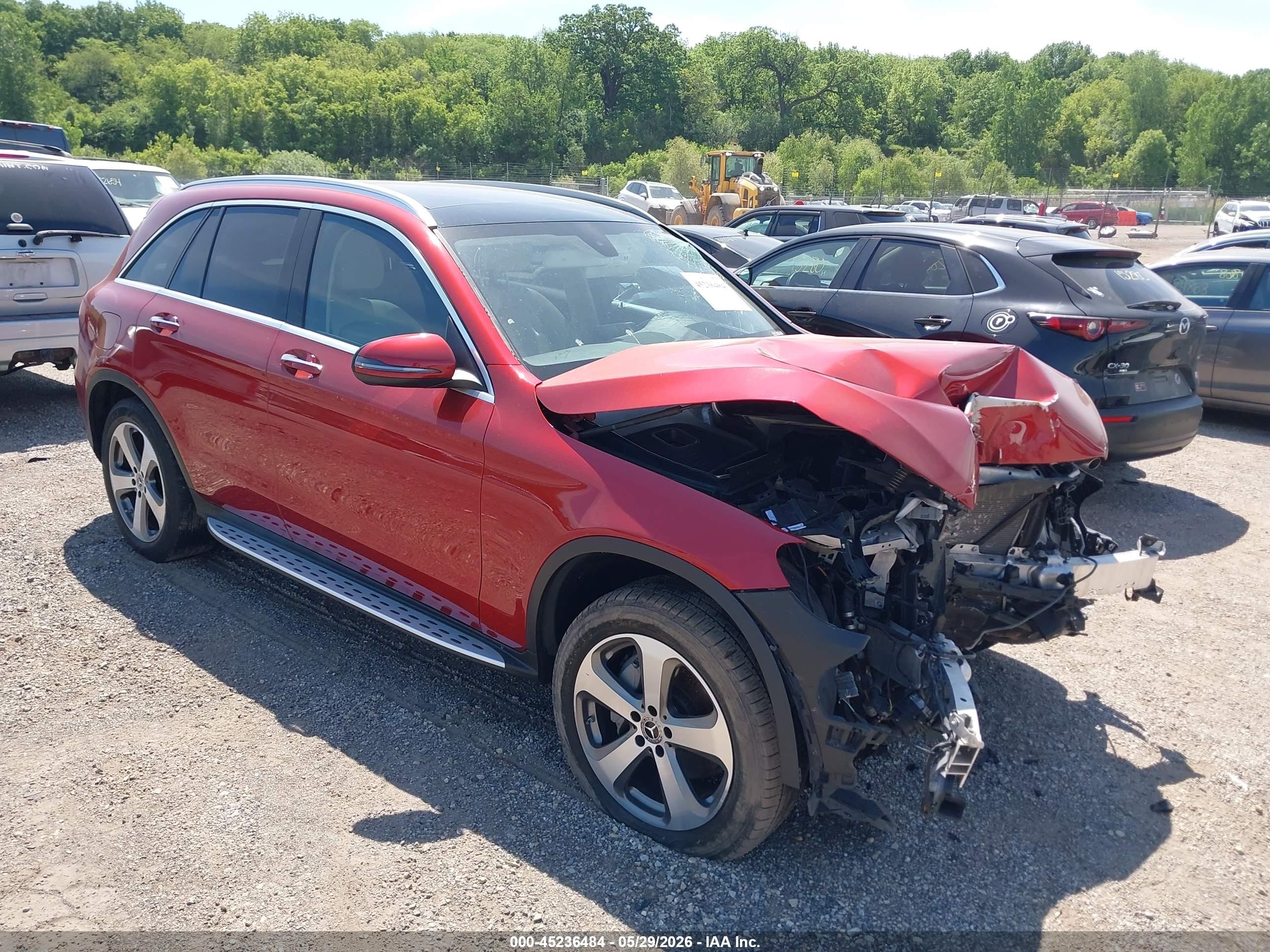 2019 Mercedes-Benz GLC 300, VIN WDC0G4KB8KV161407 — Front end
