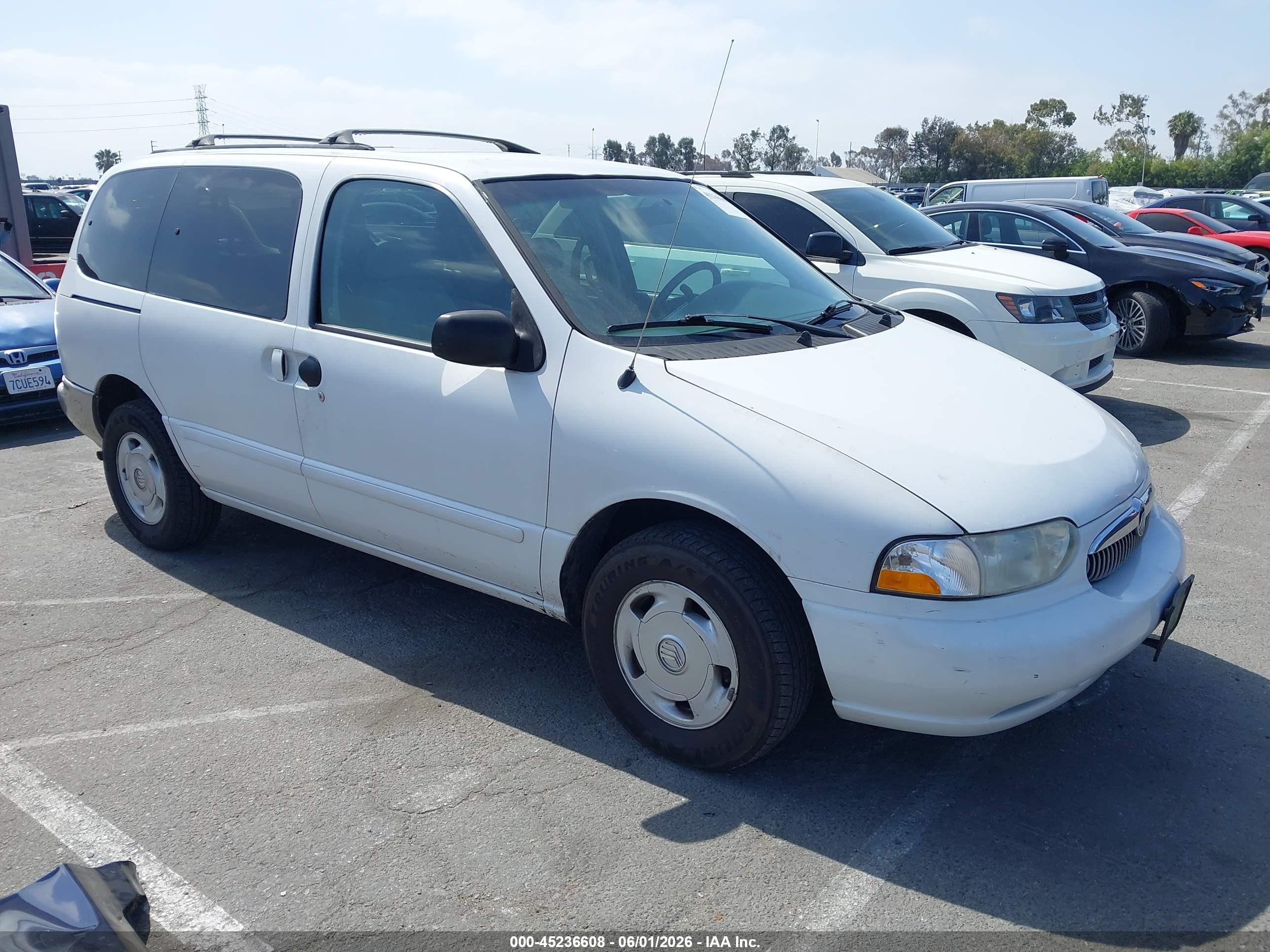 2000 Mercury Villager, VIN 4M2XV11T4YDJ17142 — Перед