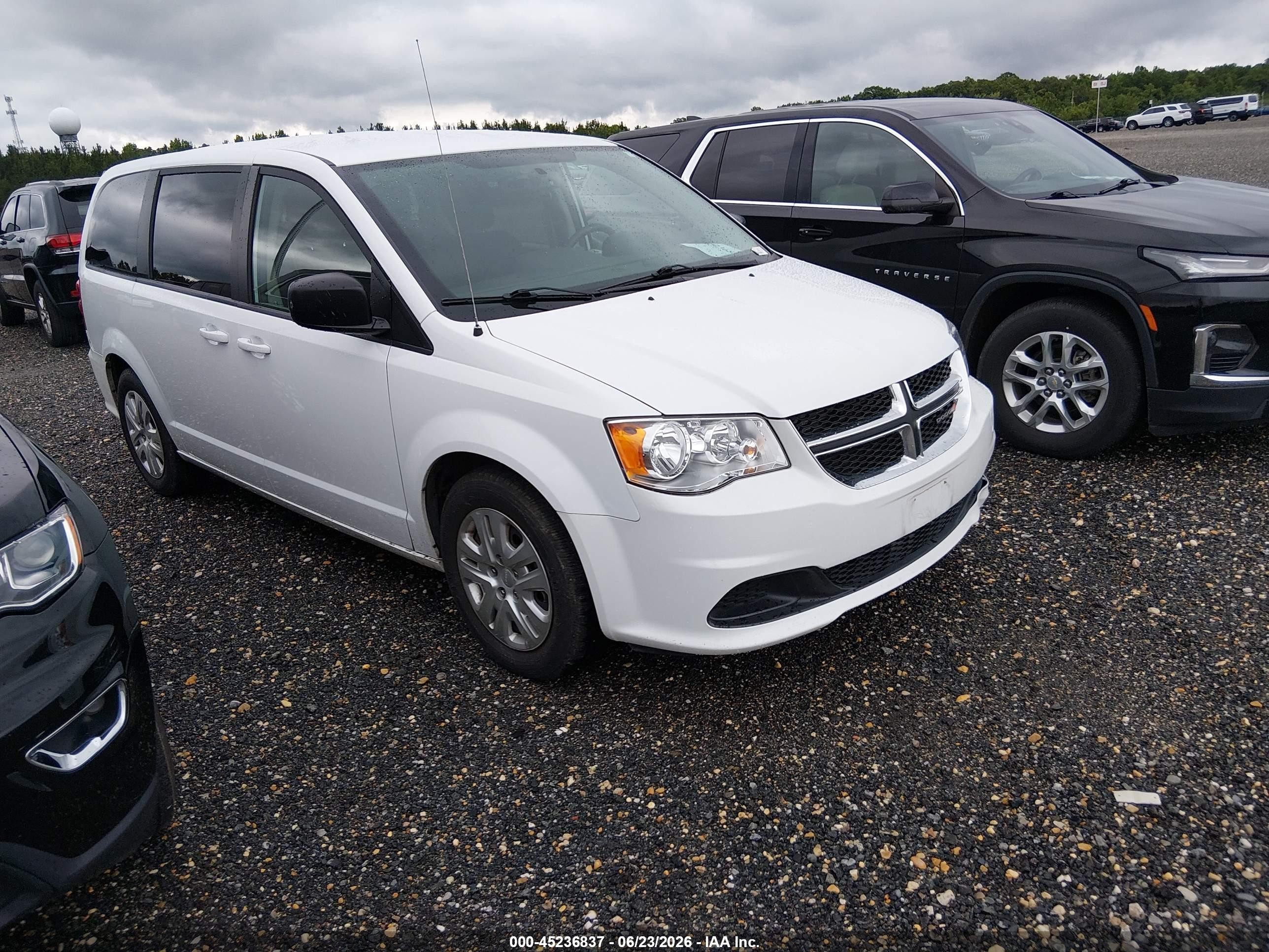 2018 Dodge Grand Caravan SE, VIN 2C4RDGBGXJR273386 — Normal wear