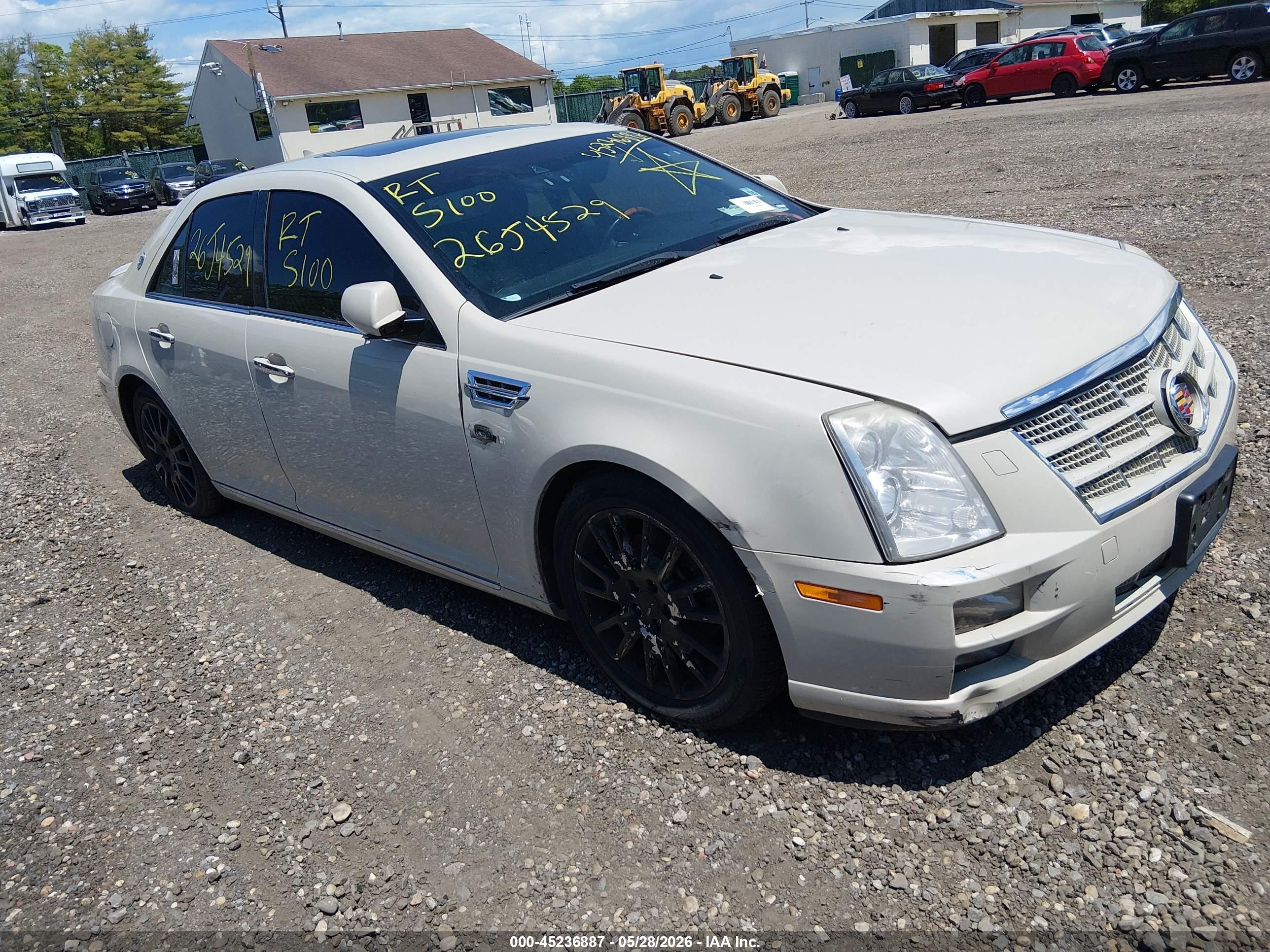 2011 Cadillac STS RWD, VIN 1G6DX6ED5B0157007 — Перед