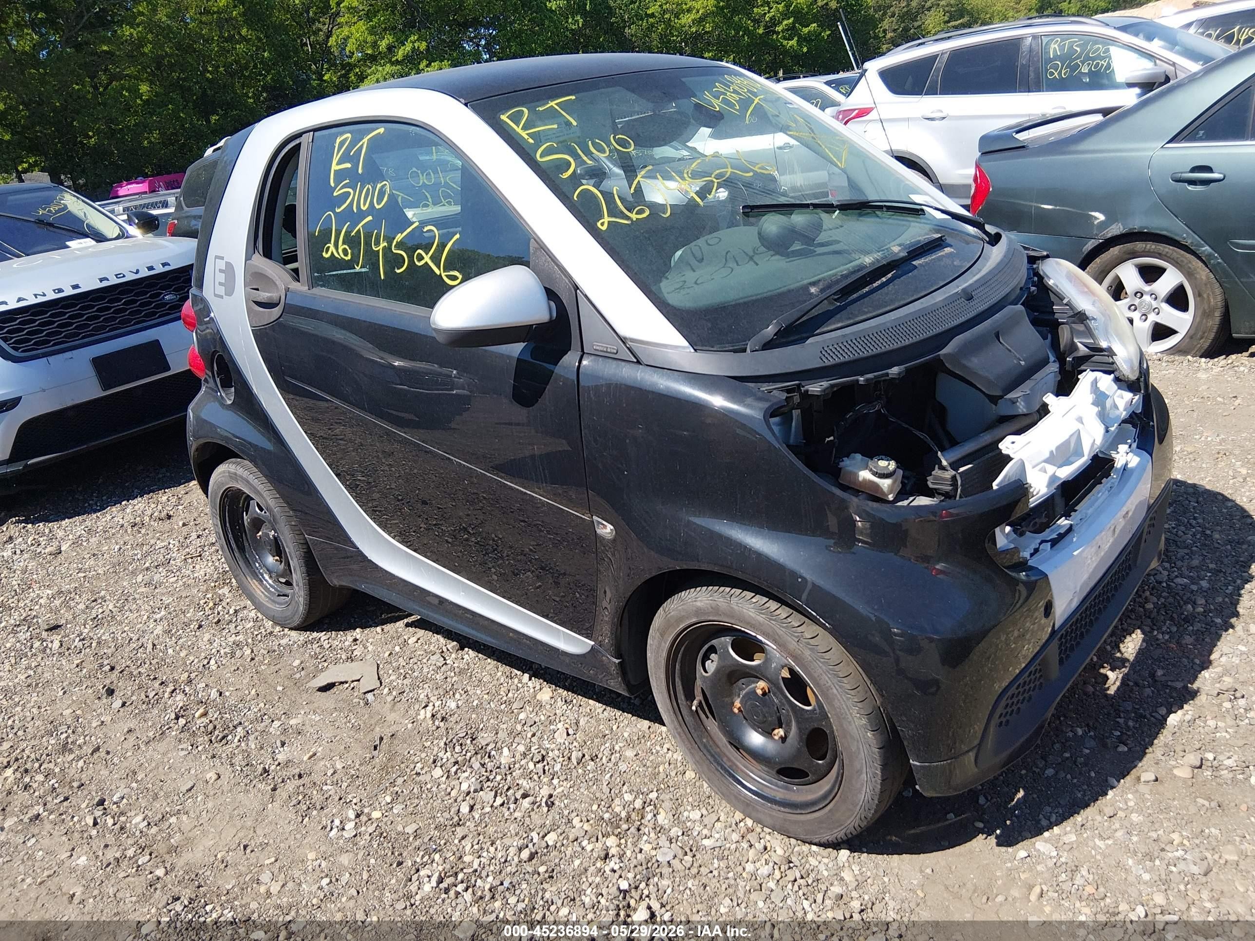 2013 Smart fortwo Passion, VIN WMEEJ9AA9DK723002 — Перед