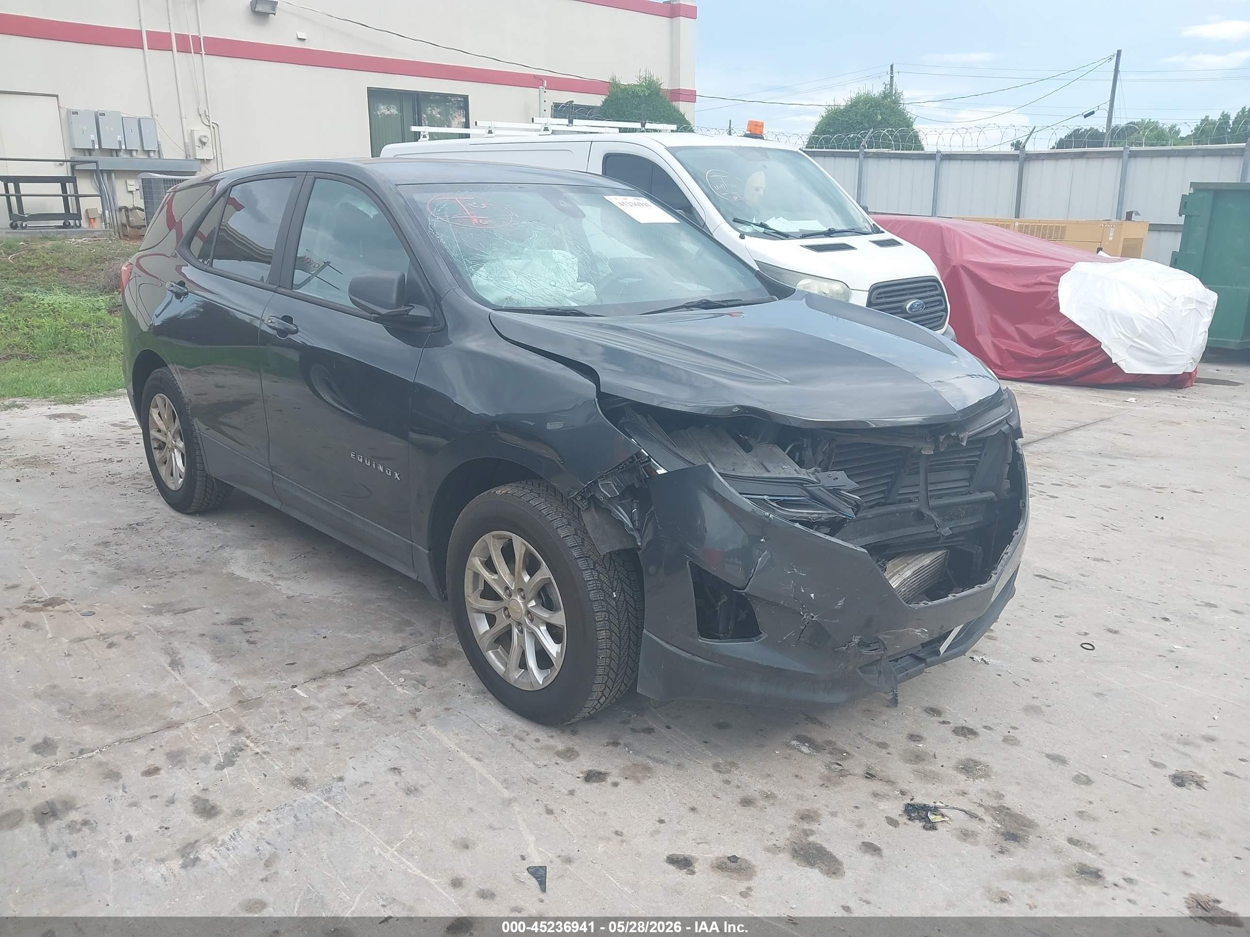 2020 Chevrolet Equinox LS, VIN 2GNAXHEV1L6279819 — Front end