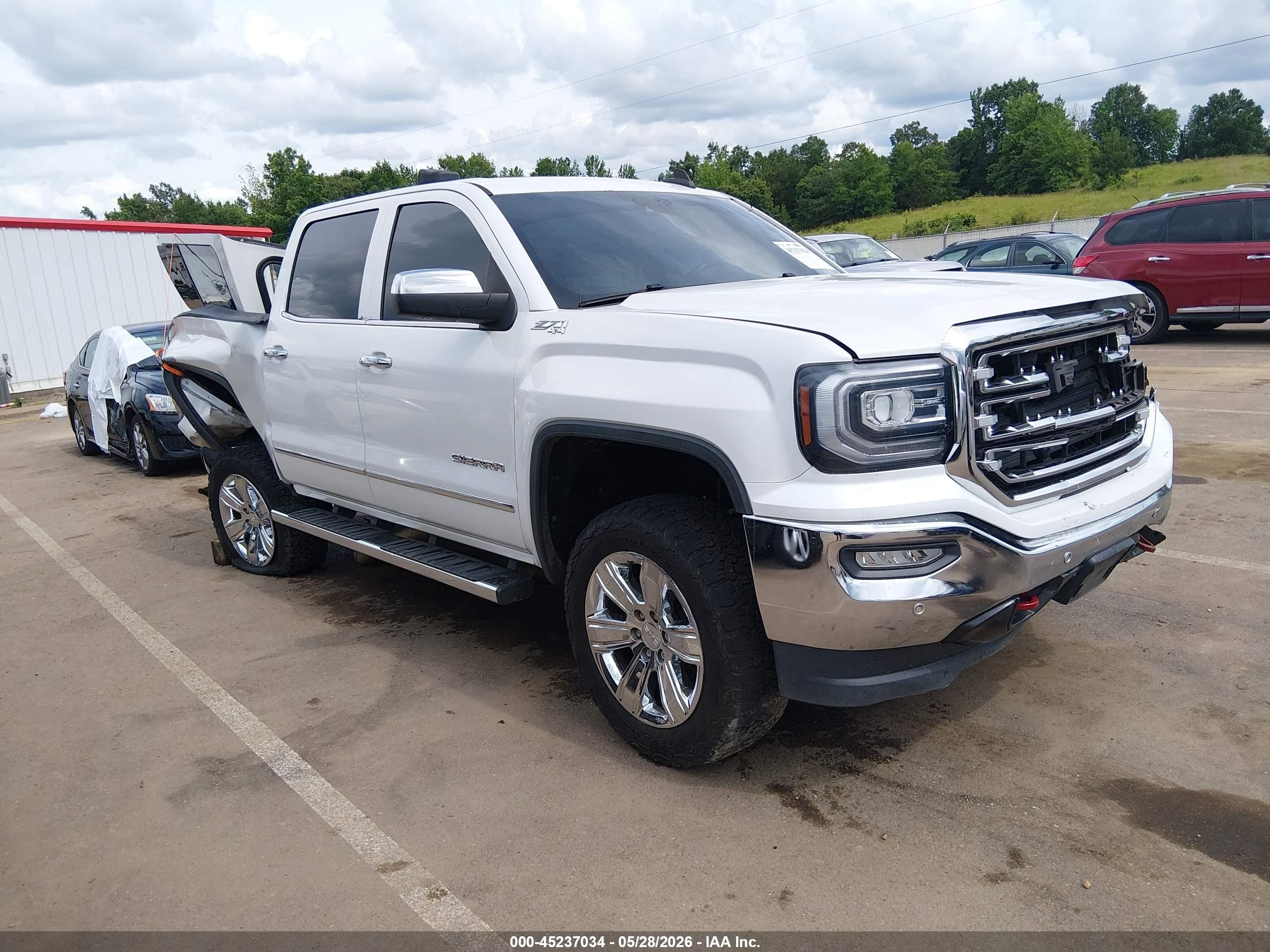 2018 GMC Sierra 1500 SLT, VIN 3GTU2NECXJG316773 — Rear end