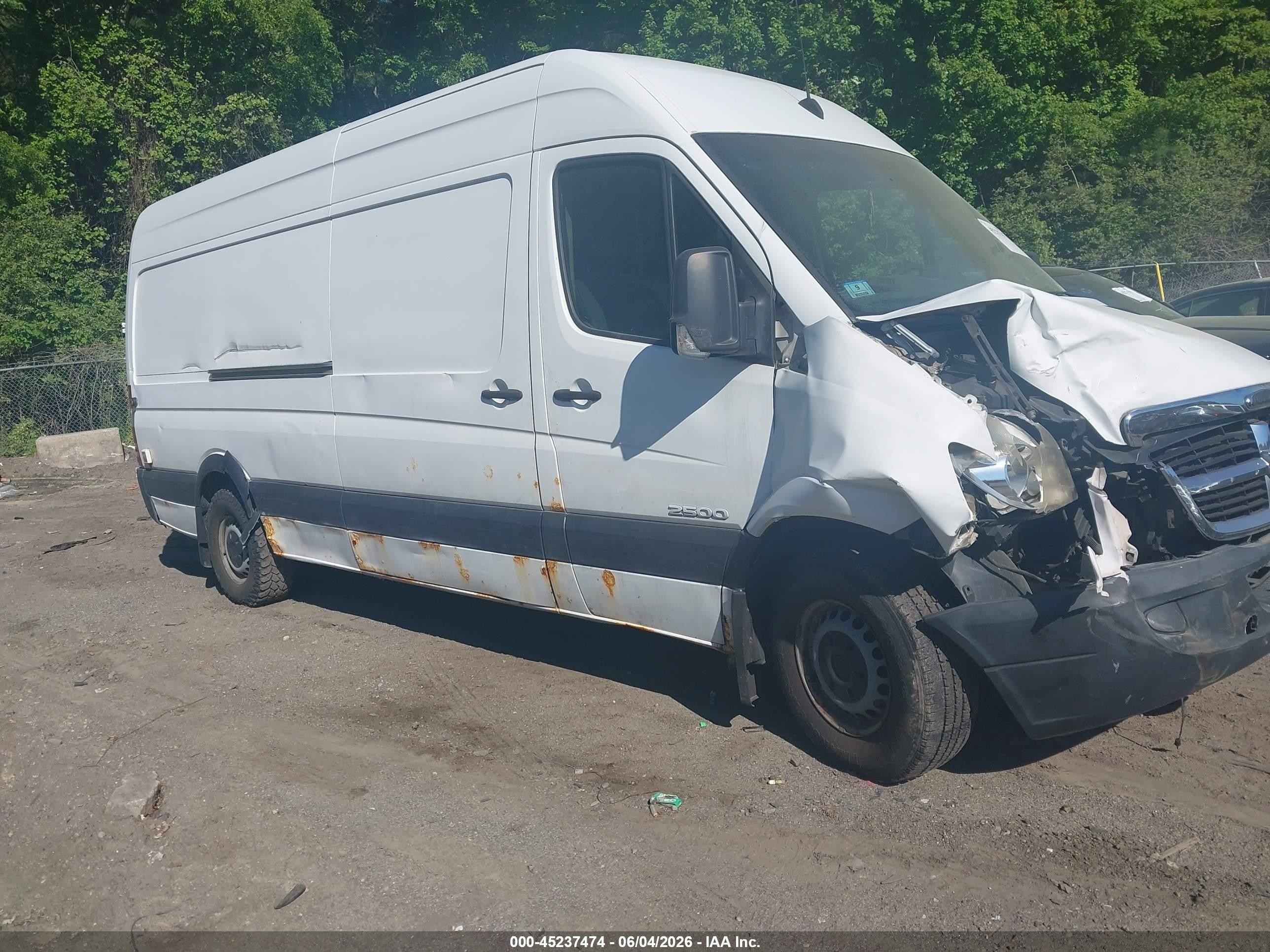 2008 Dodge Sprinter, VIN WD0PE845385262914 — Front end