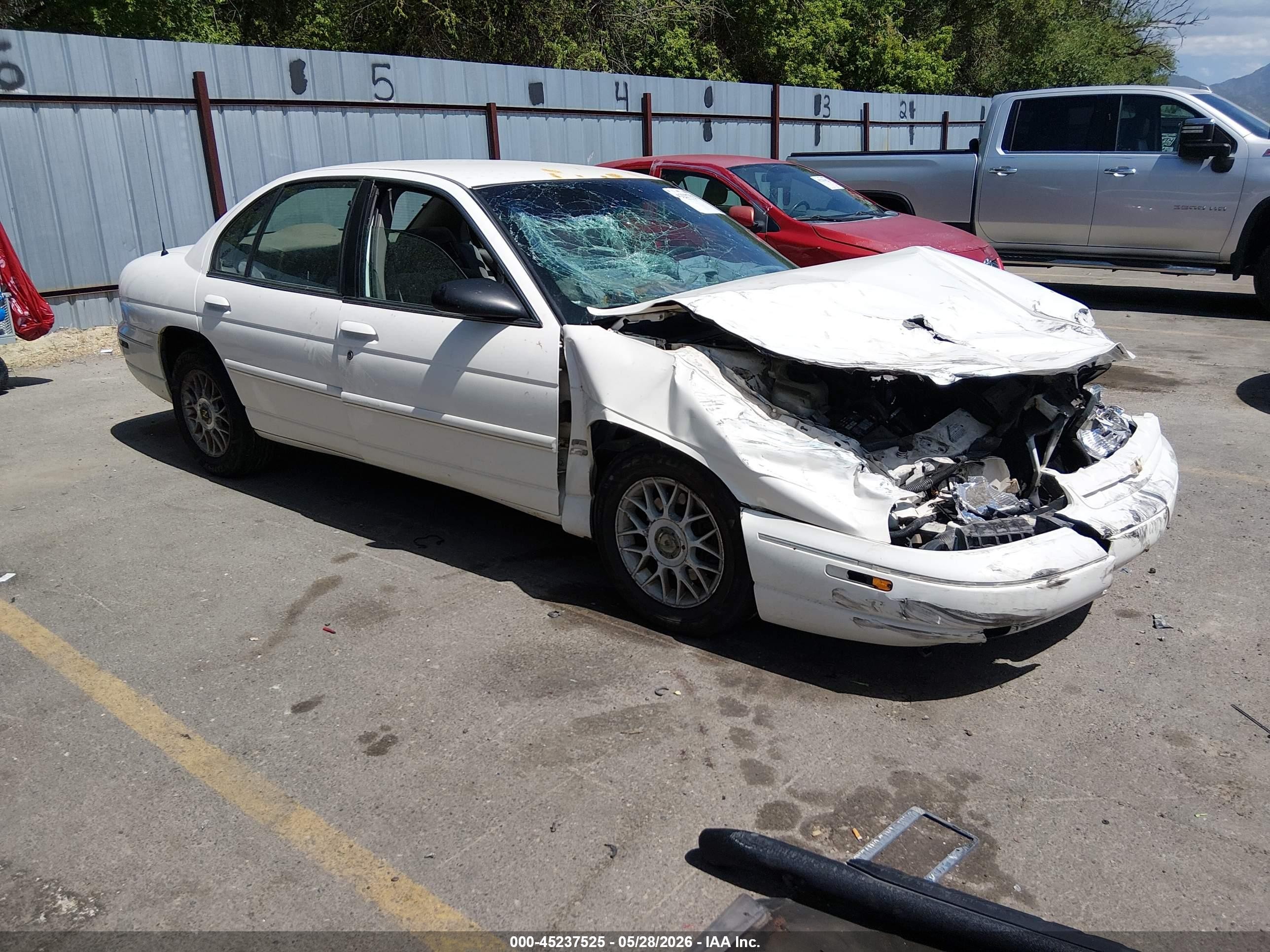 2001 Chevrolet Lumina, VIN 2G1WL52J111285164 — Front end