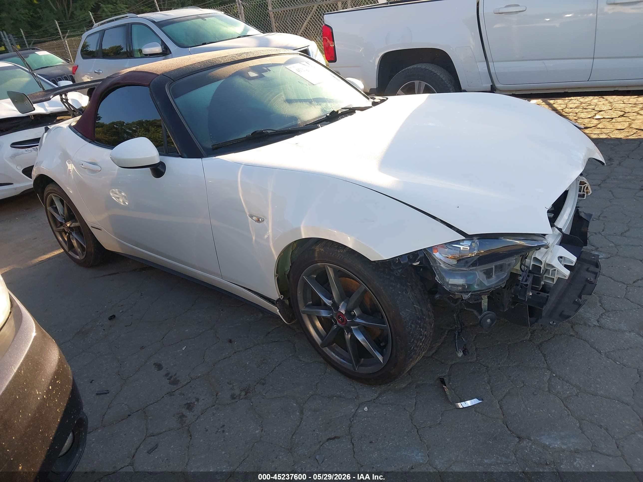 2020 Mazda MX-5 Miata 100th Anniversary, VIN JM1NDAA79L0419223 — Front end