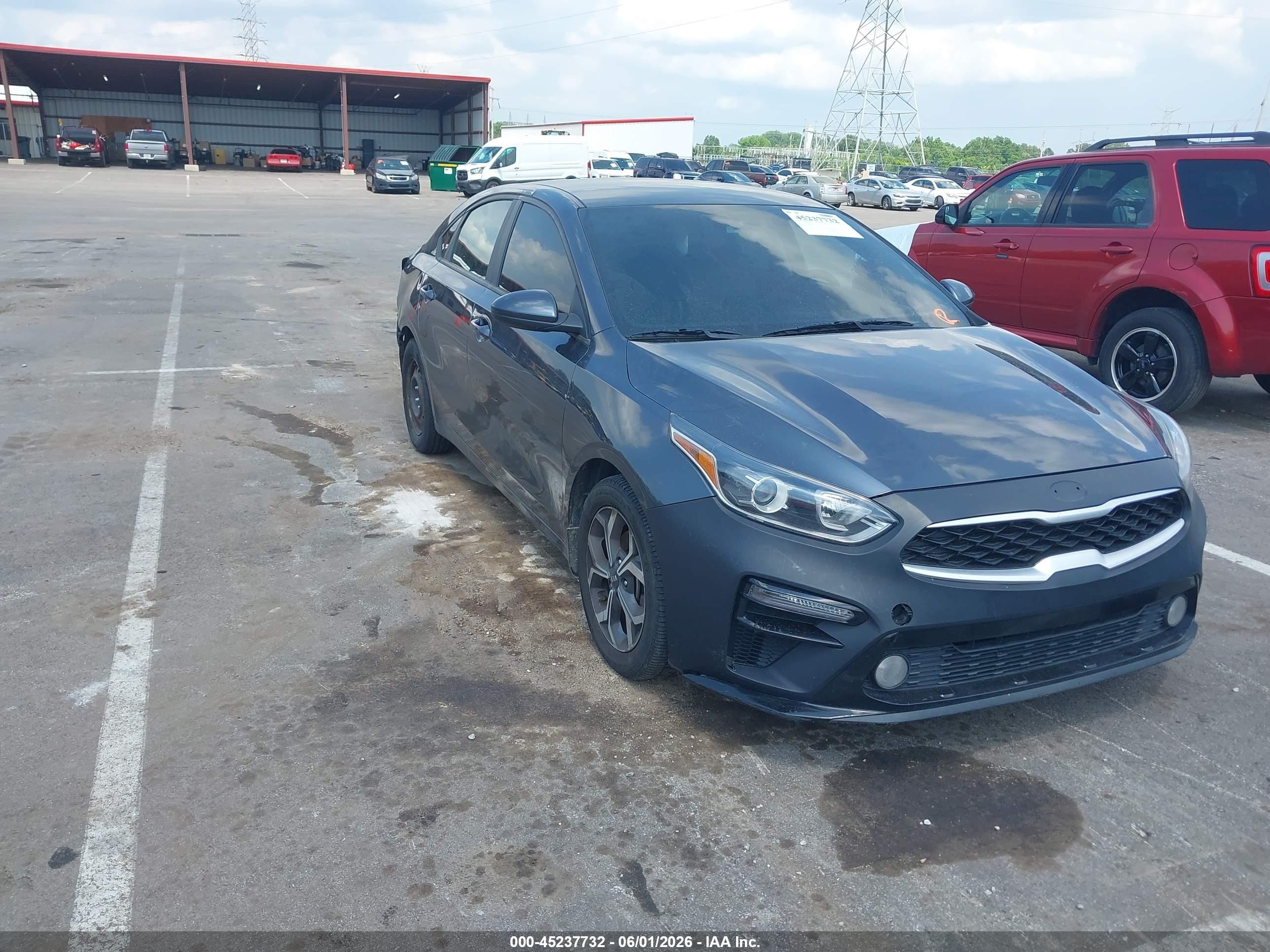 2021 Kia Forte LXS, VIN 3KPF24AD7ME346573 — Rear end