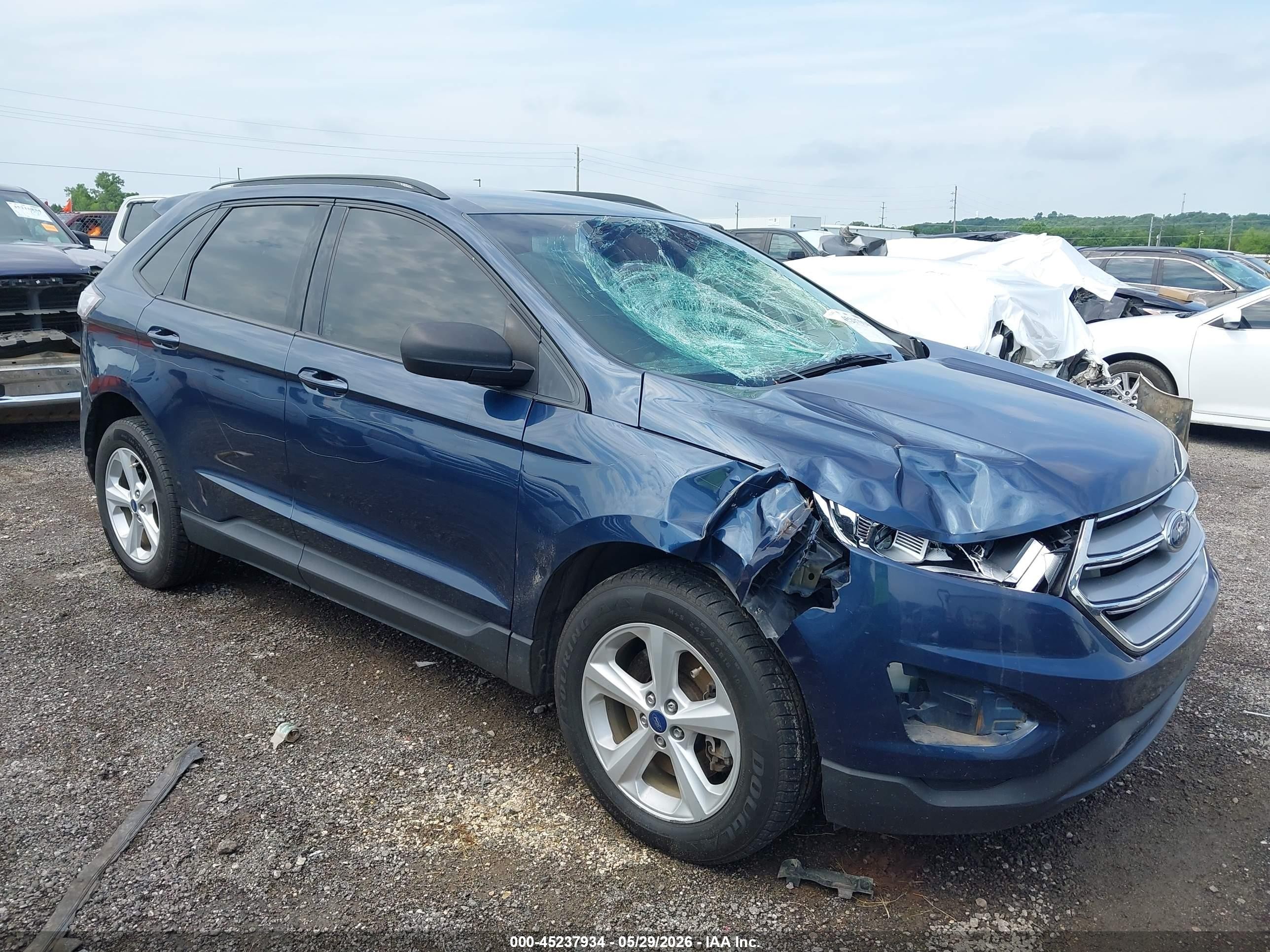 2017 Ford Edge SE, VIN 2FMPK4G9XHBB46397 — Front end
