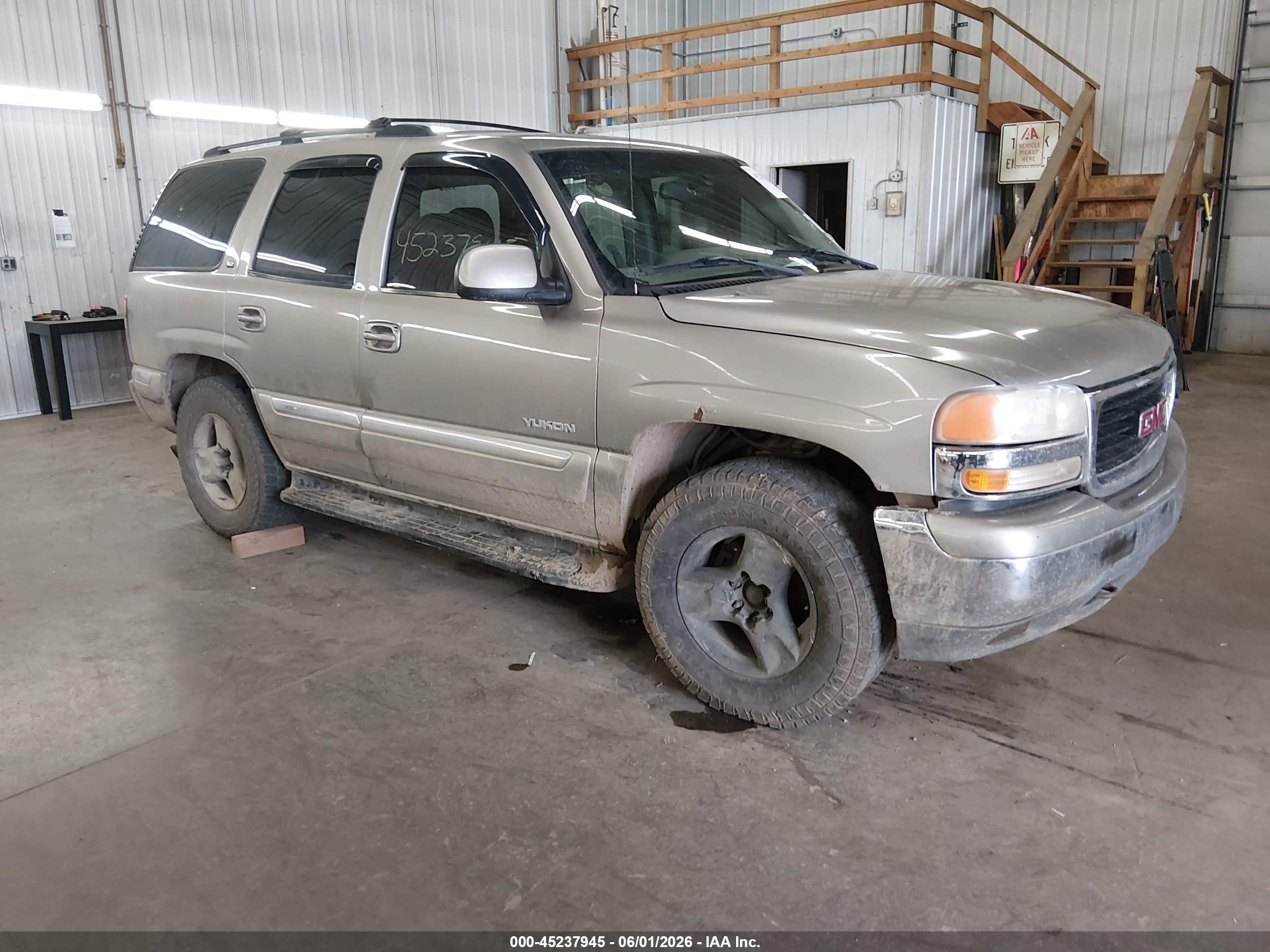 2000 GMC Yukon SLT, VIN 1GKEK13T3YJ163182 — Theft recovery