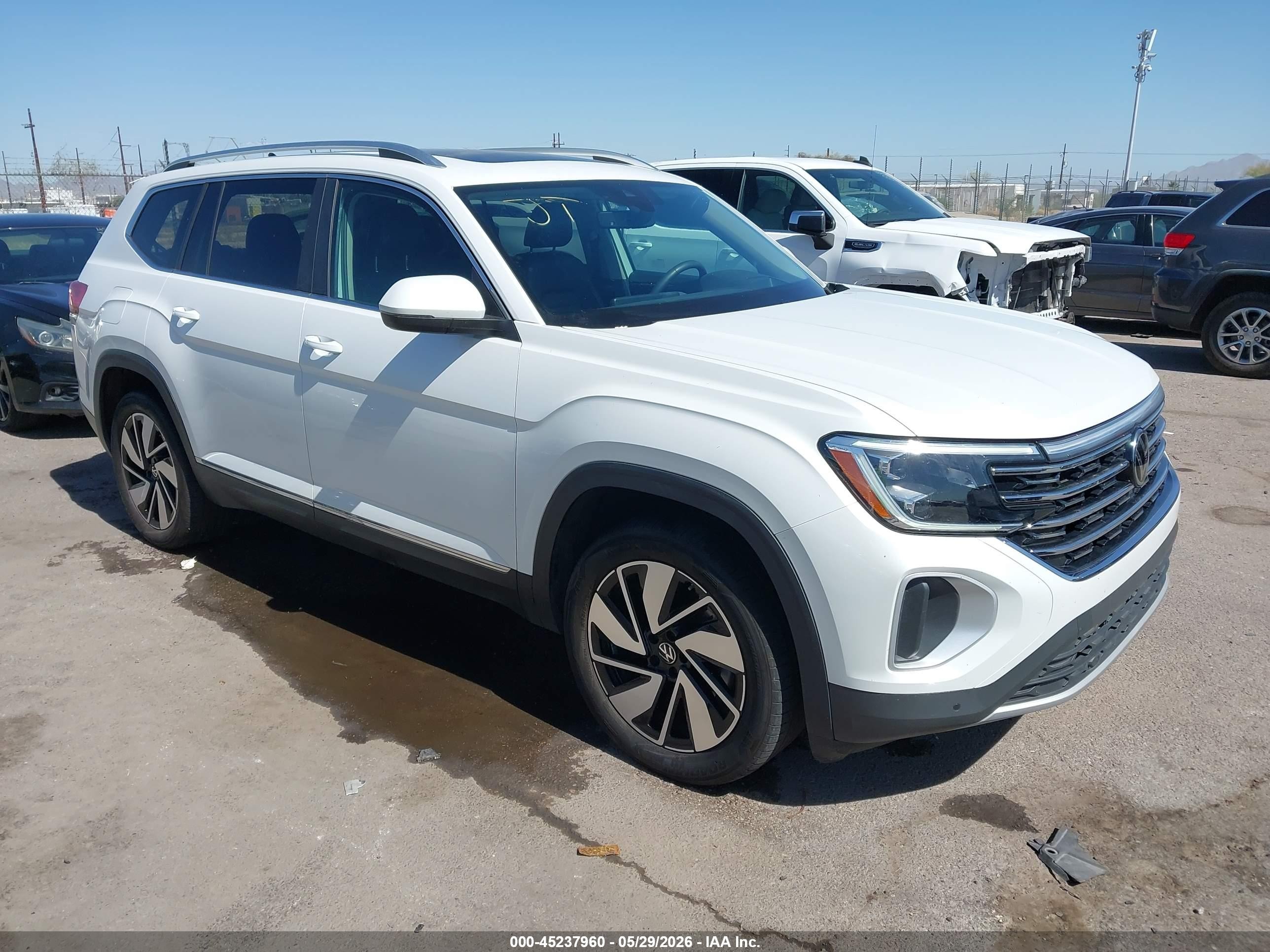 2024 Volkswagen Atlas SEL, VIN 1V2BR2CA7RC505753 — Rear end