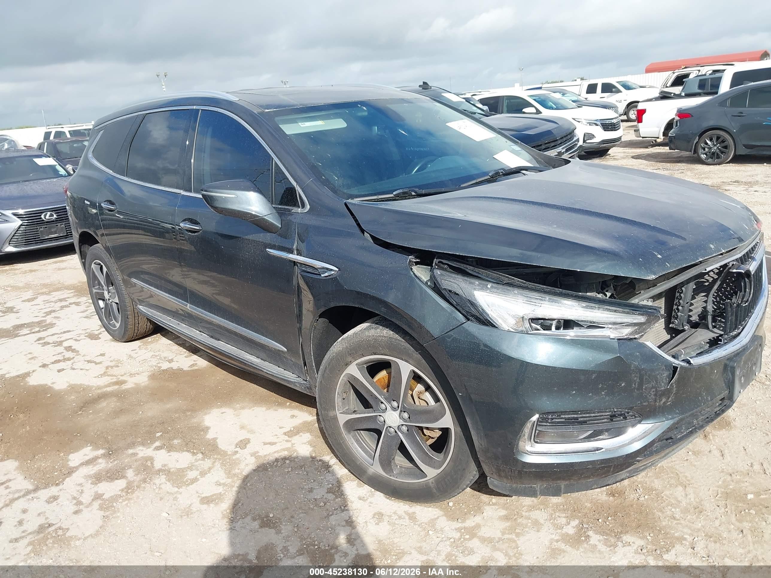 2019 Buick Enclave Essence, VIN 5GAERBKW3KJ280908 — Перед