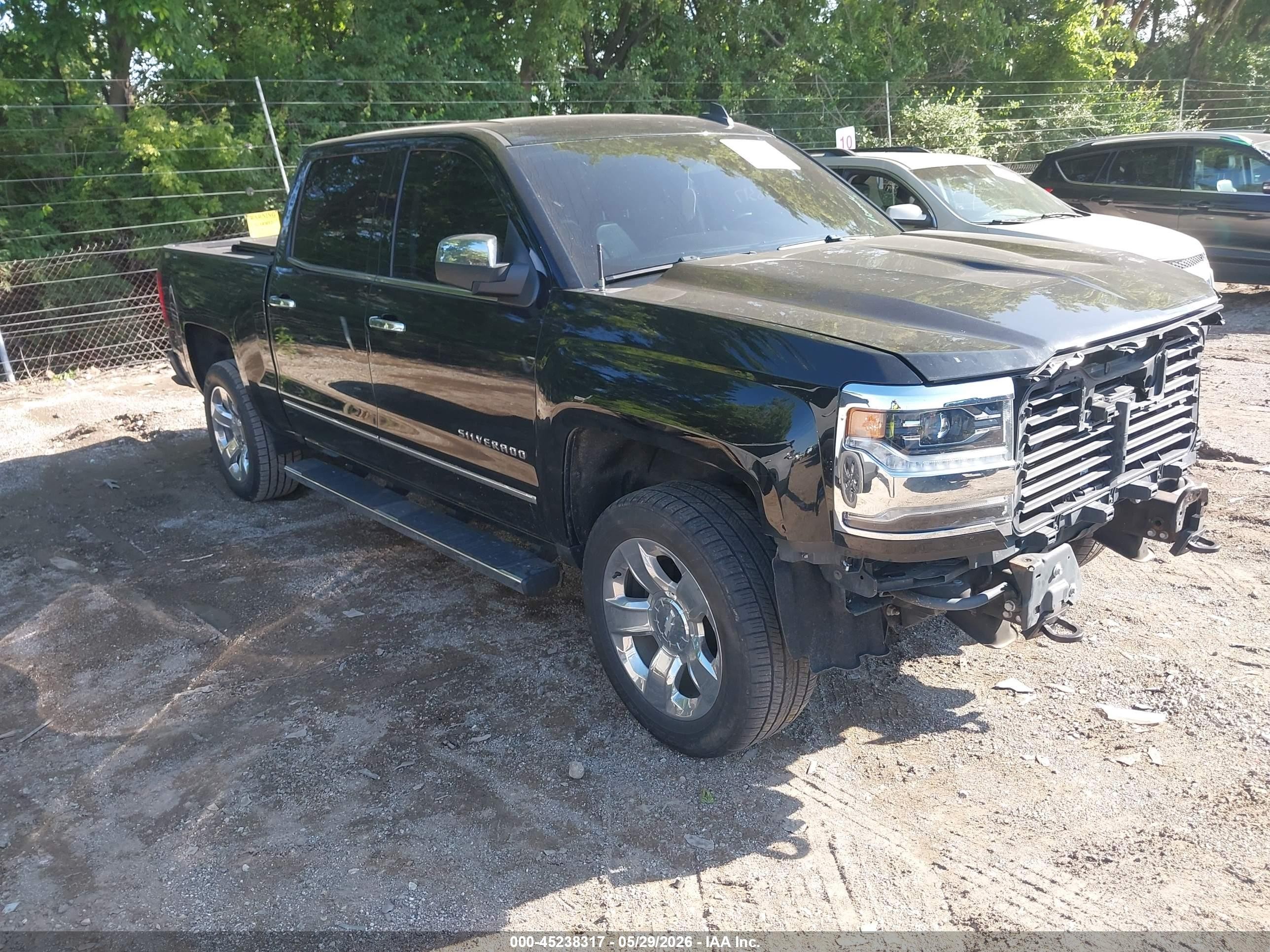 2018 Chevrolet Silverado 1500 LTZ, VIN 3GCUKSEC1JG579359 — Front end