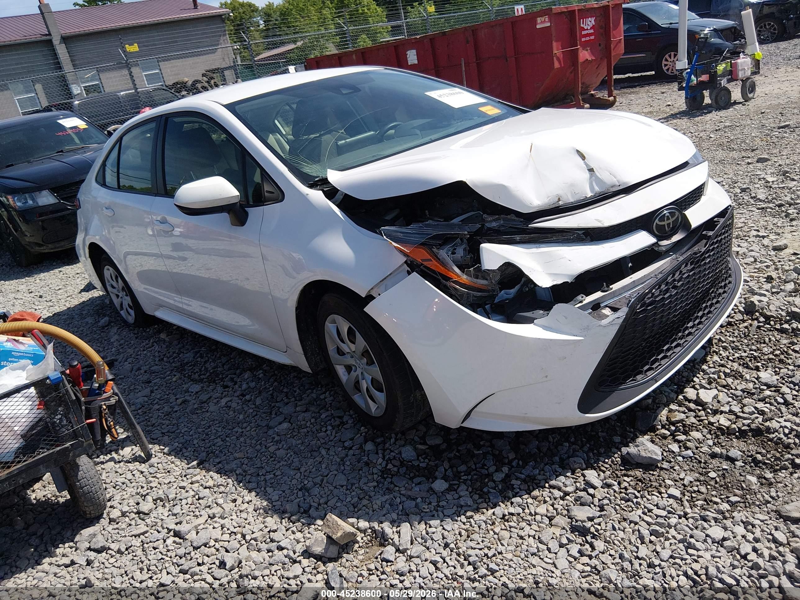 2021 Toyota Corolla LE, VIN JTDEPMAEXMJ188500 — Front end